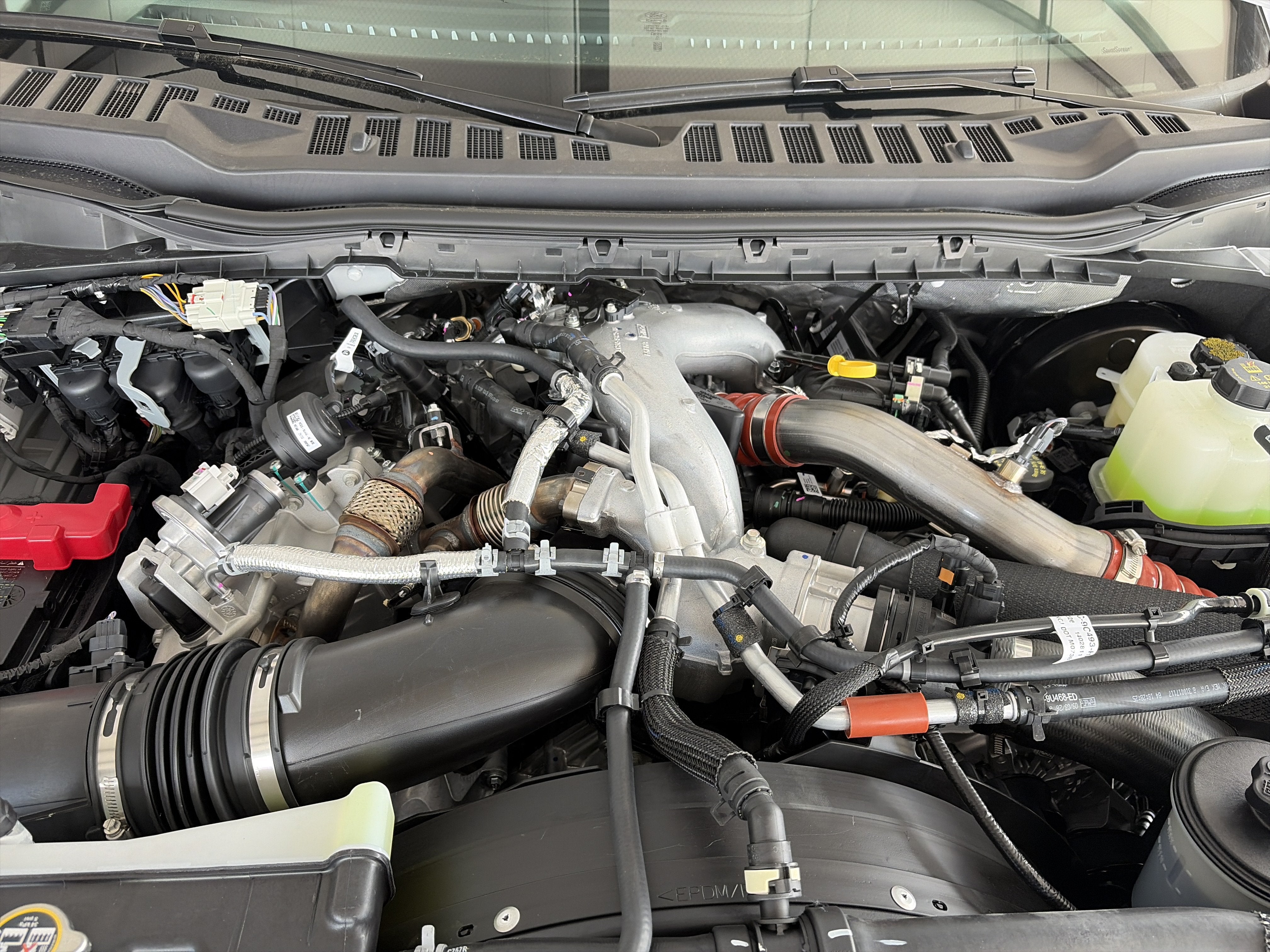 2027 Ford Super Duty F-250 SRW XLT