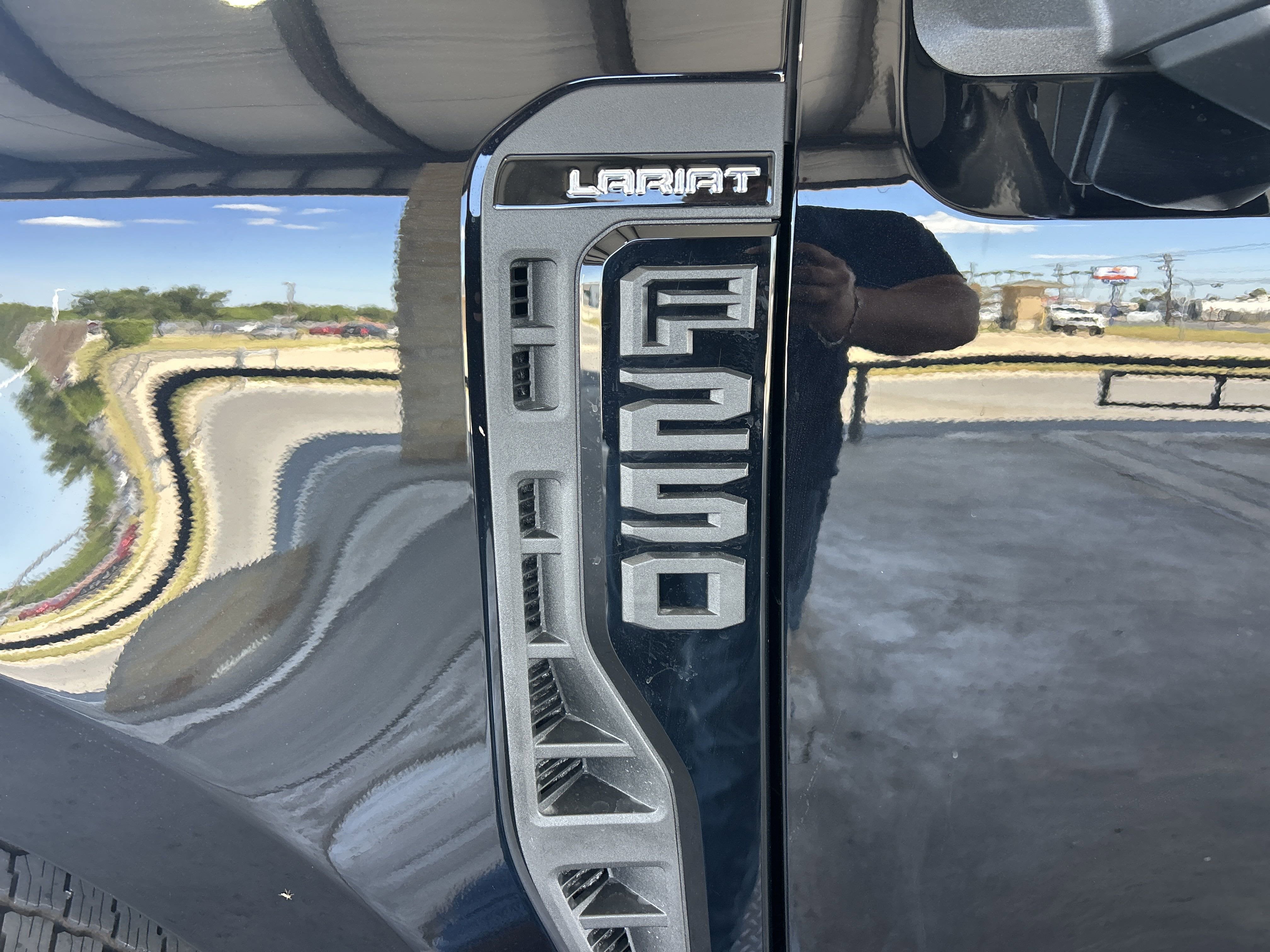 2025 Ford Super Duty F-250 SRW F-250® Lariat®