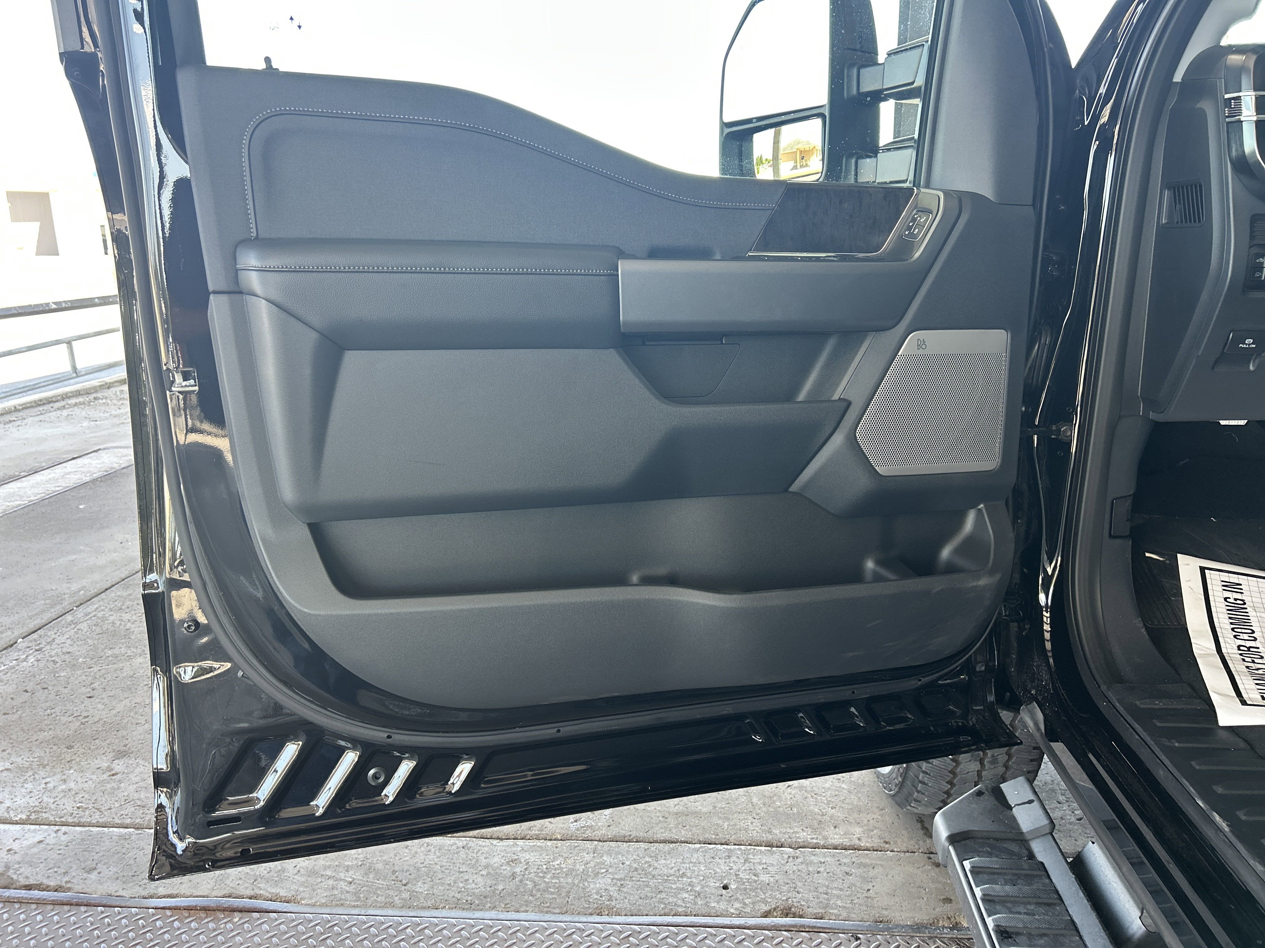 2025 Ford Super Duty F-250 SRW F-250® Lariat®