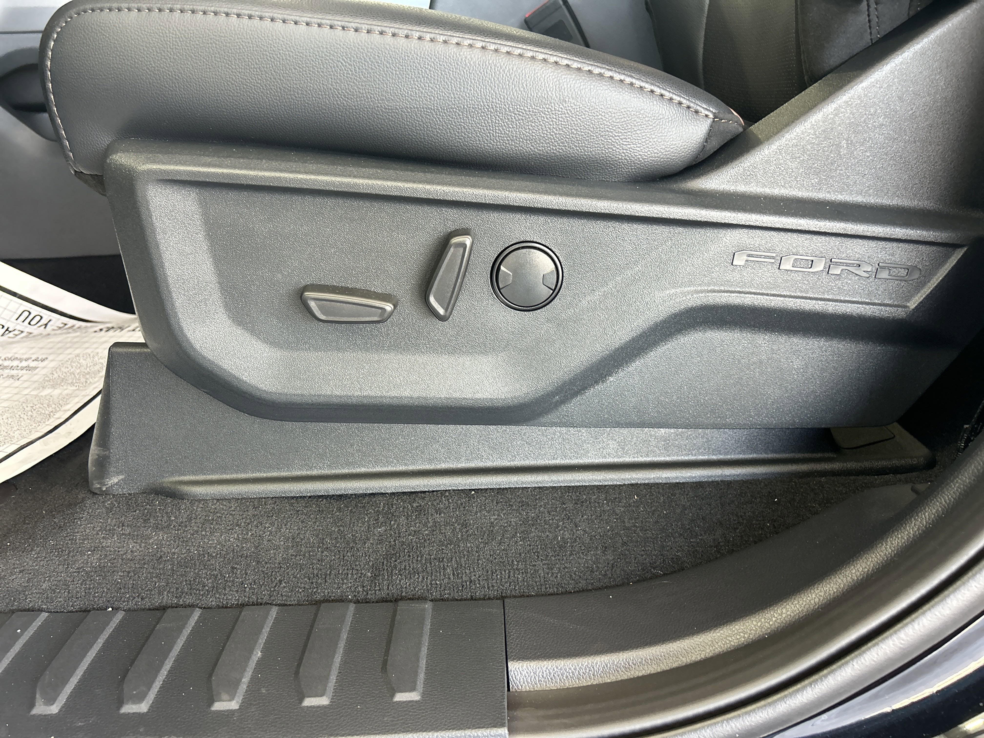 2025 Ford Super Duty F-250 SRW F-250® Lariat®