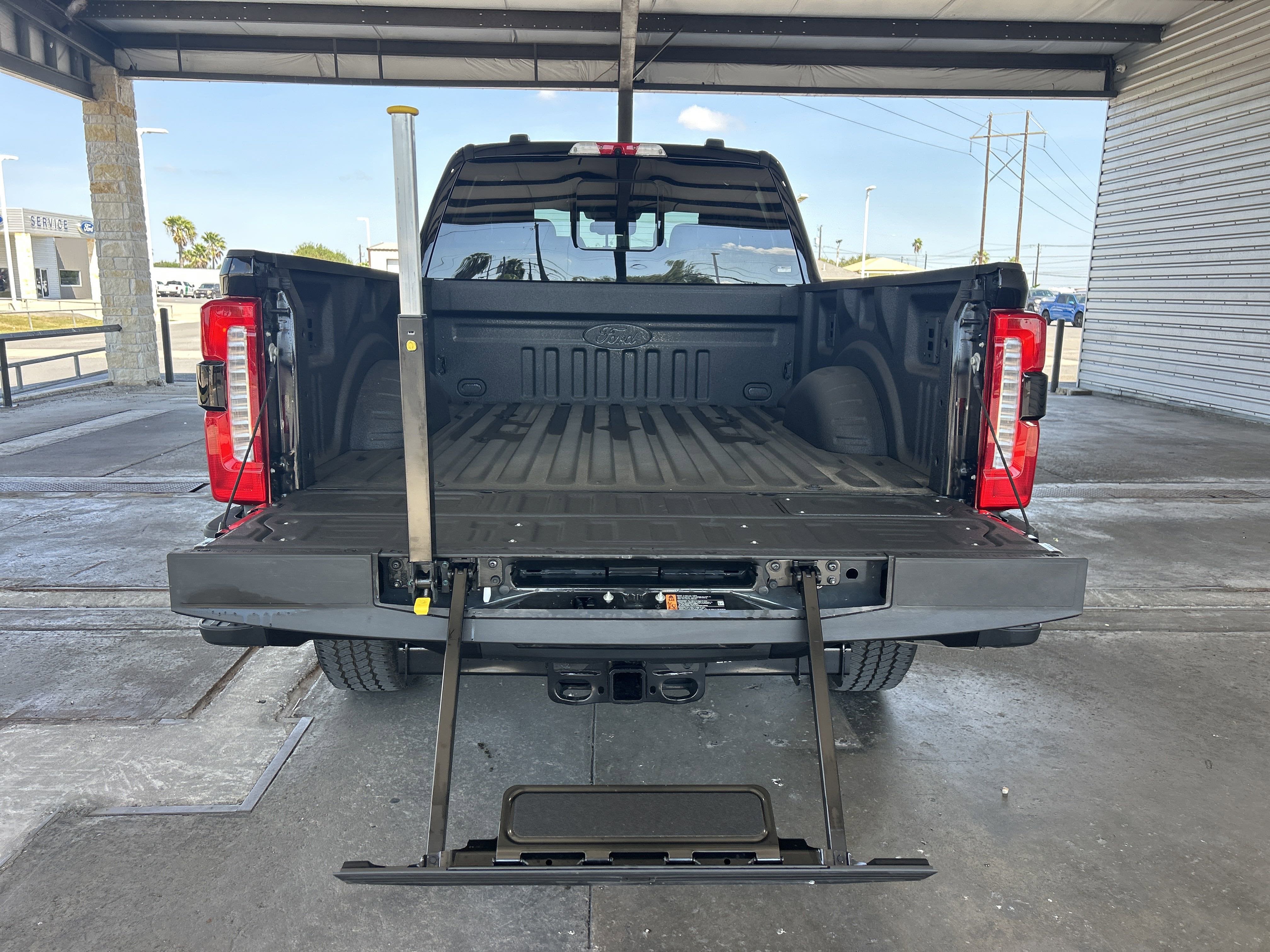 2025 Ford Super Duty F-250 SRW F-250® Lariat®