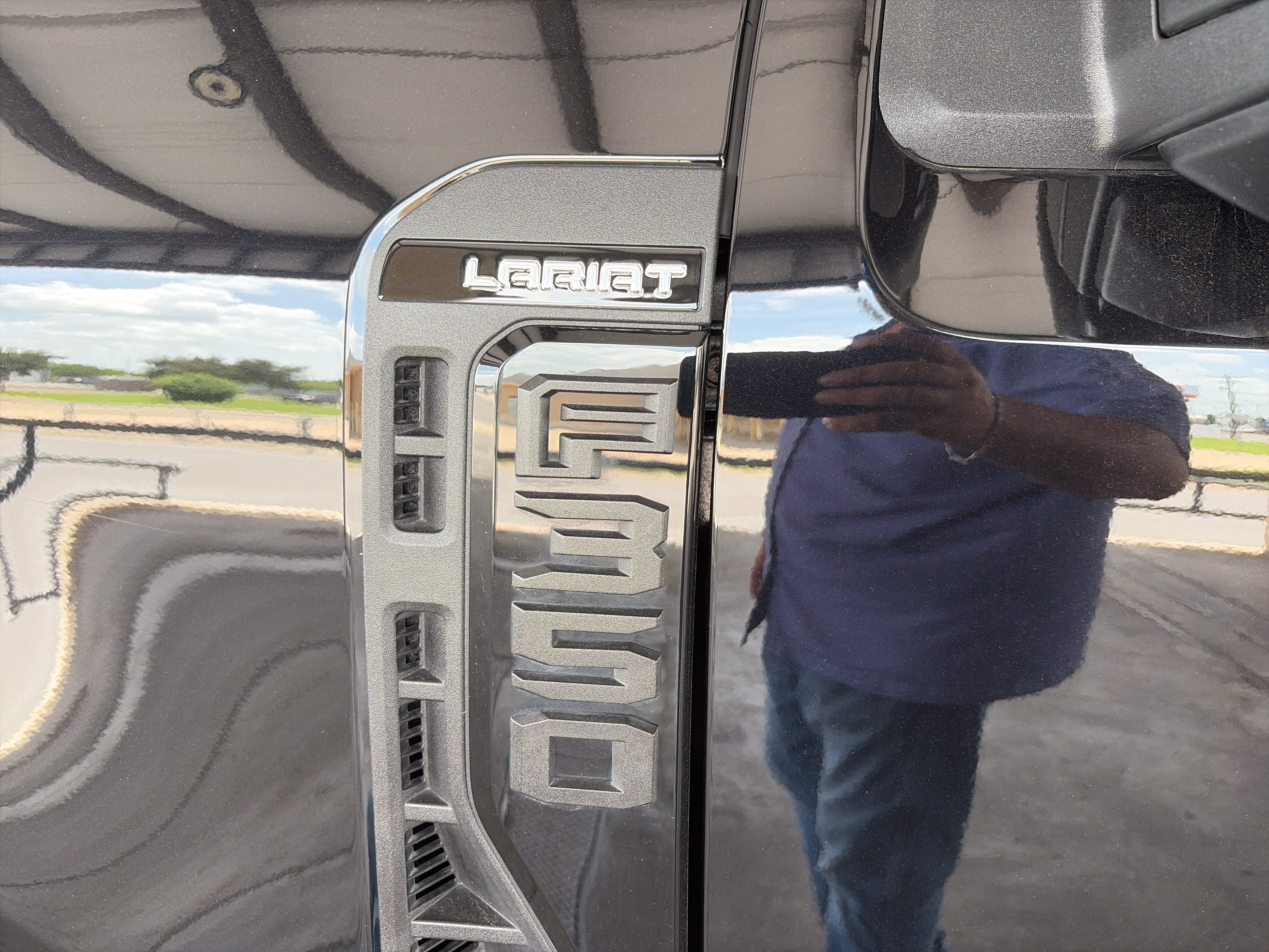 2024 Ford Super Duty F-350 SRW LARIAT