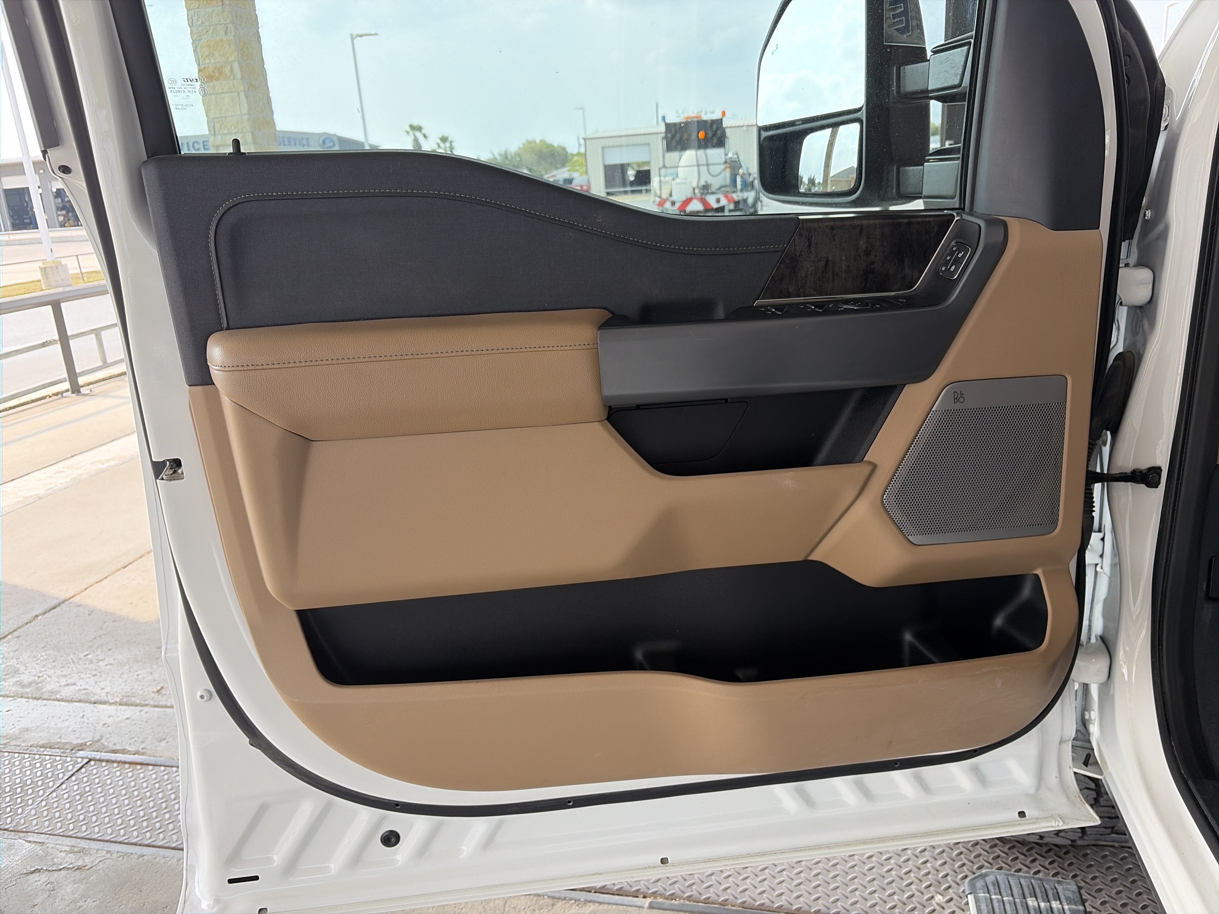 2024 Ford Super Duty F-350 SRW LARIAT