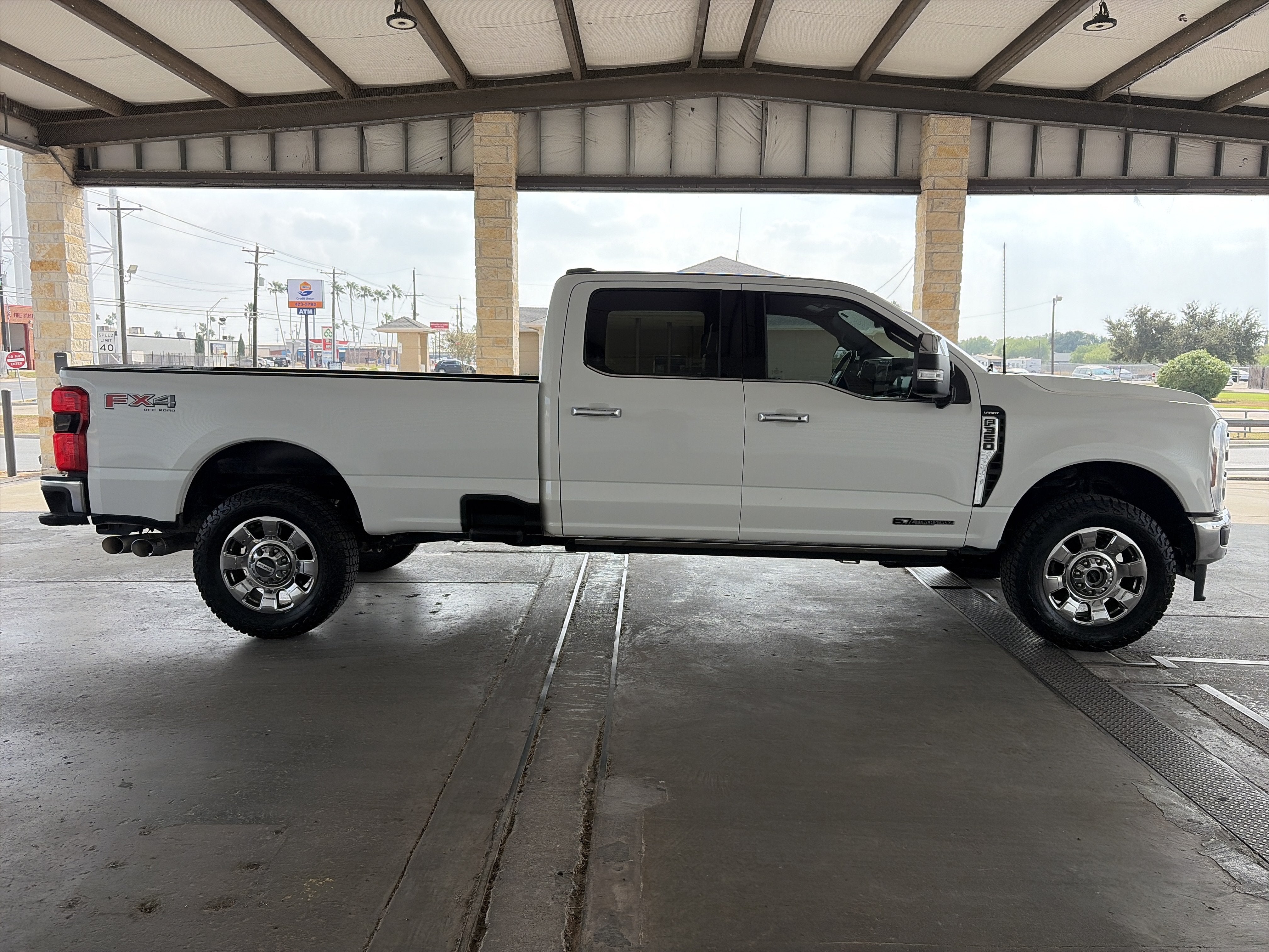 2024 Ford Super Duty F-350 SRW LARIAT