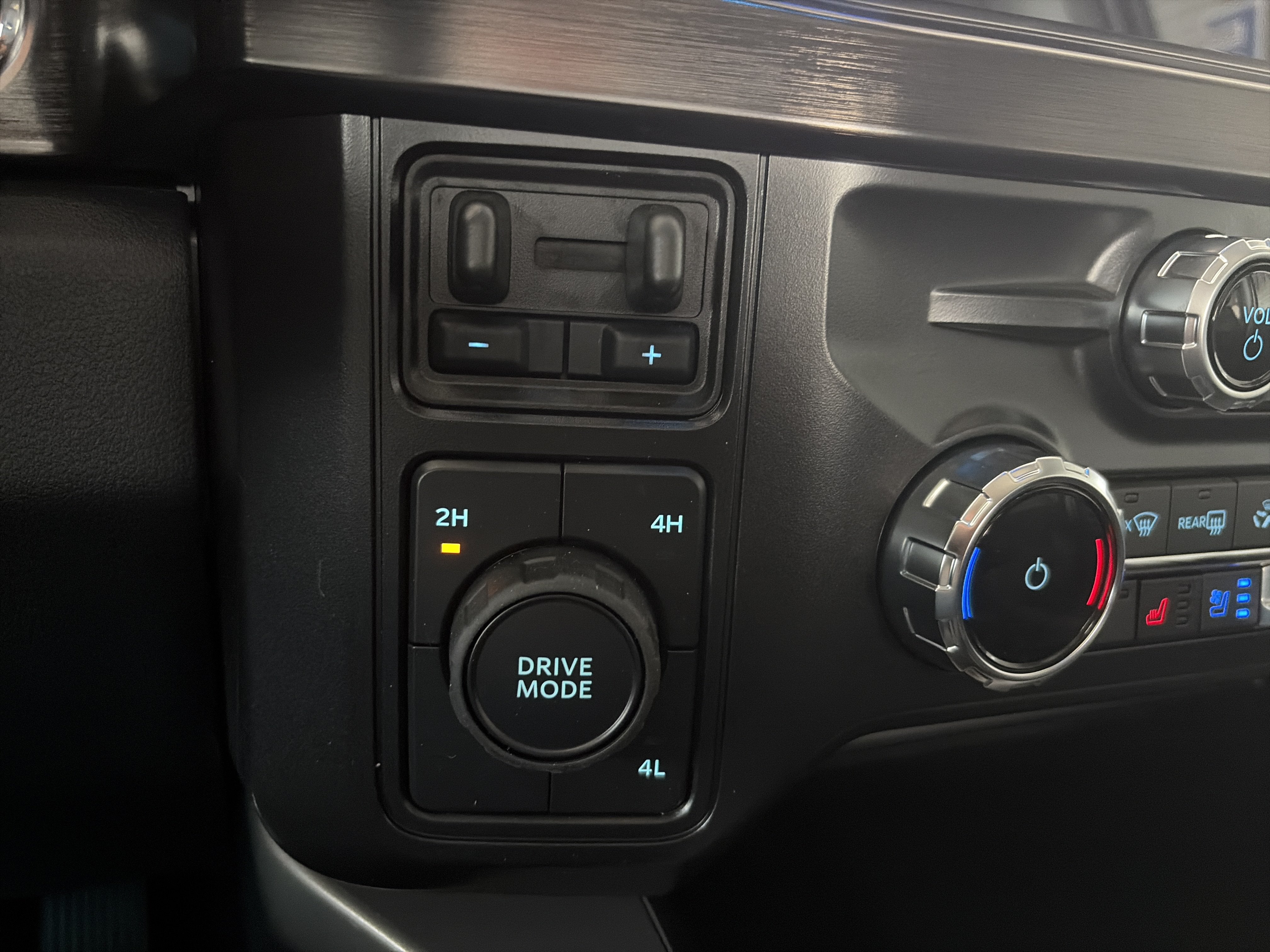 2026 Ford Super Duty F-350 DRW F-350® Lariat®