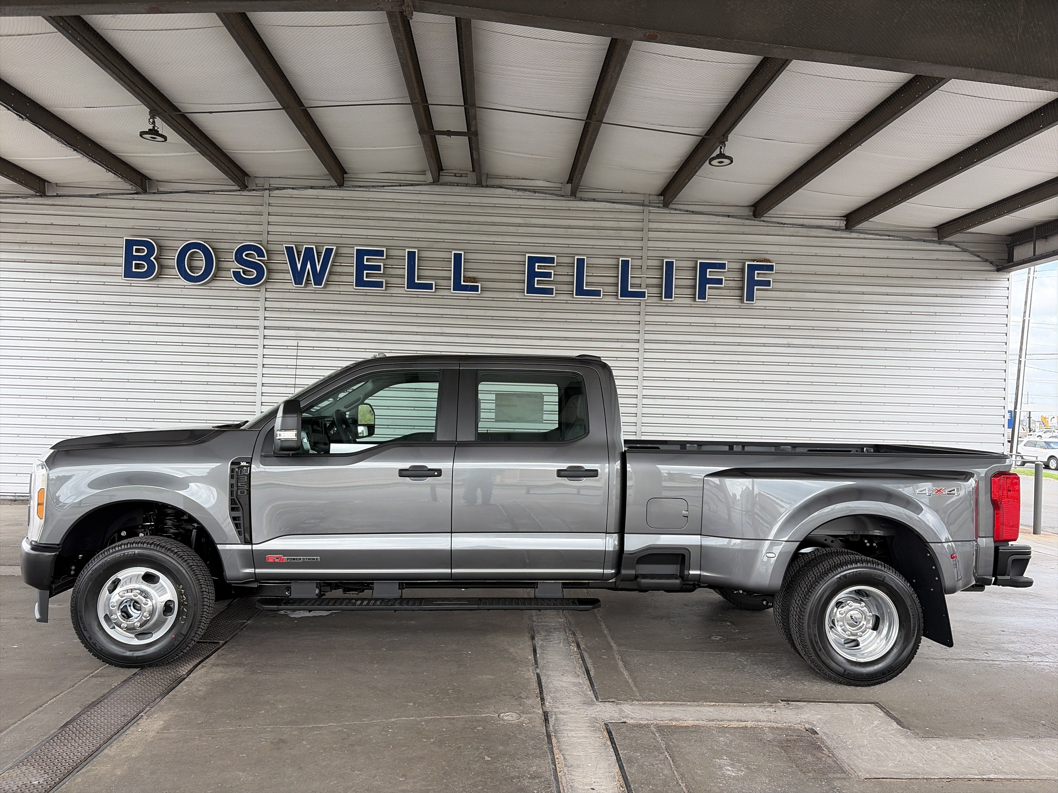 2027 Ford Super Duty F-350 DRW XL