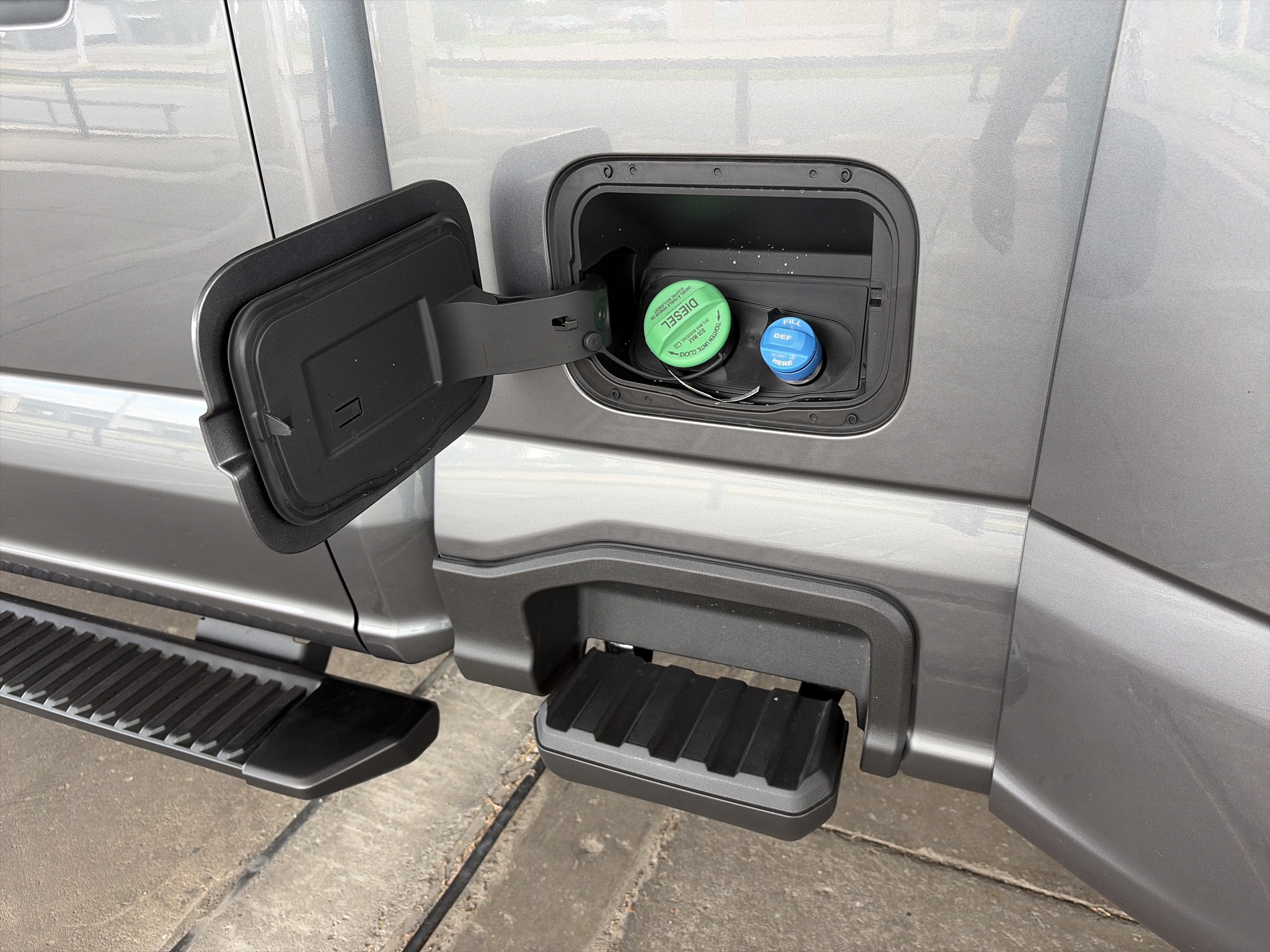 2027 Ford Super Duty F-350 DRW XL