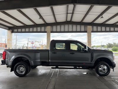 2027 Ford Super Duty F-350 DRW XL