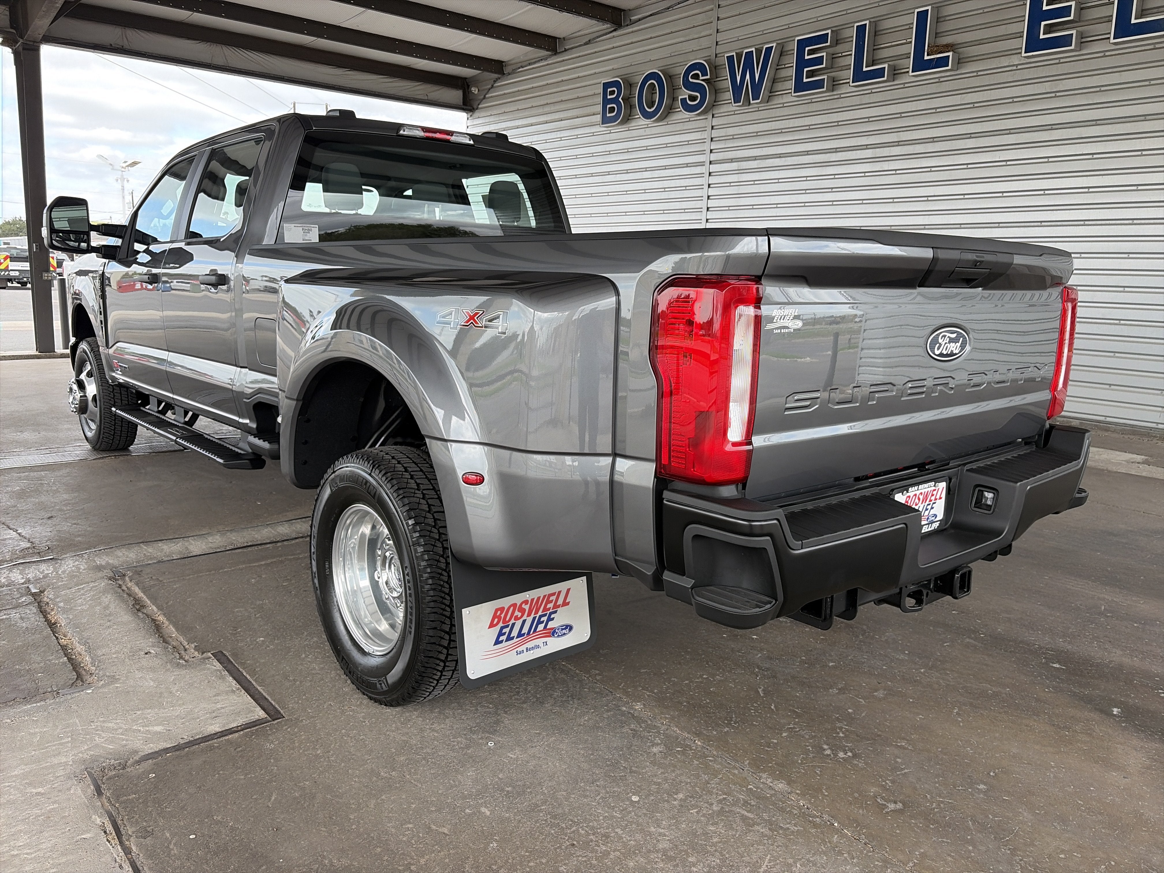 2027 Ford Super Duty F-350 DRW XL