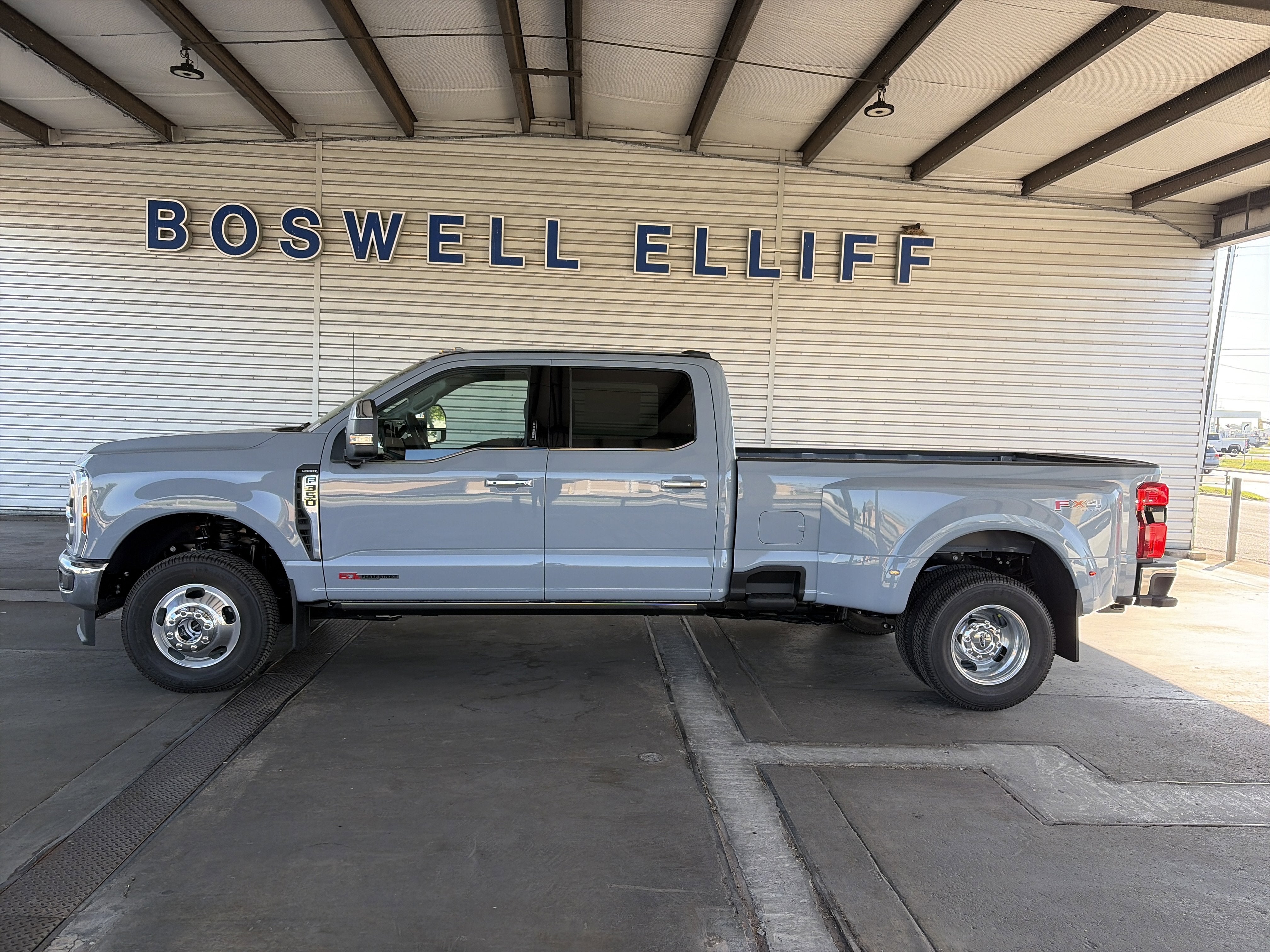2026 Ford Super Duty F-350 DRW LARIAT