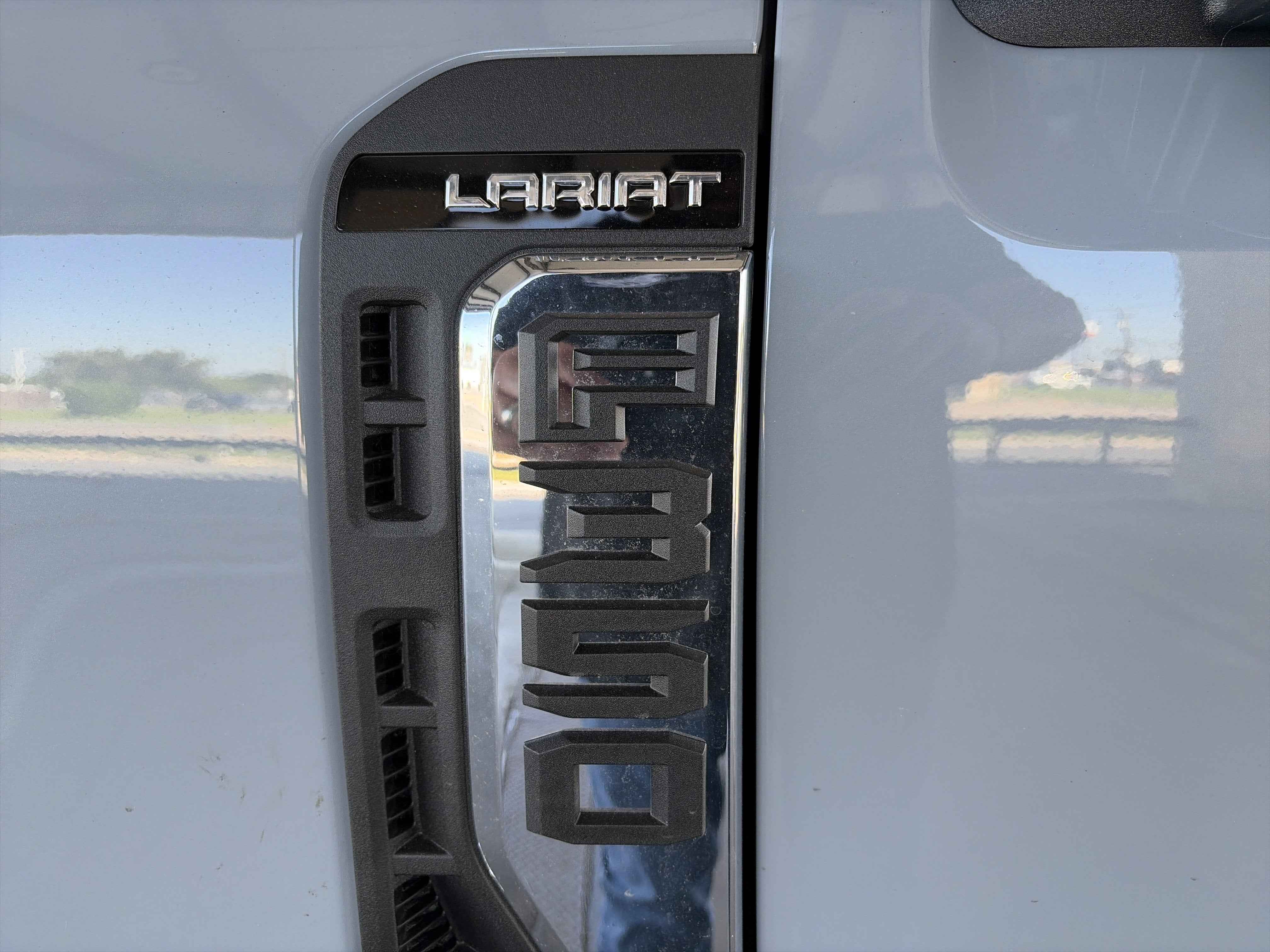 2026 Ford Super Duty F-350 DRW LARIAT