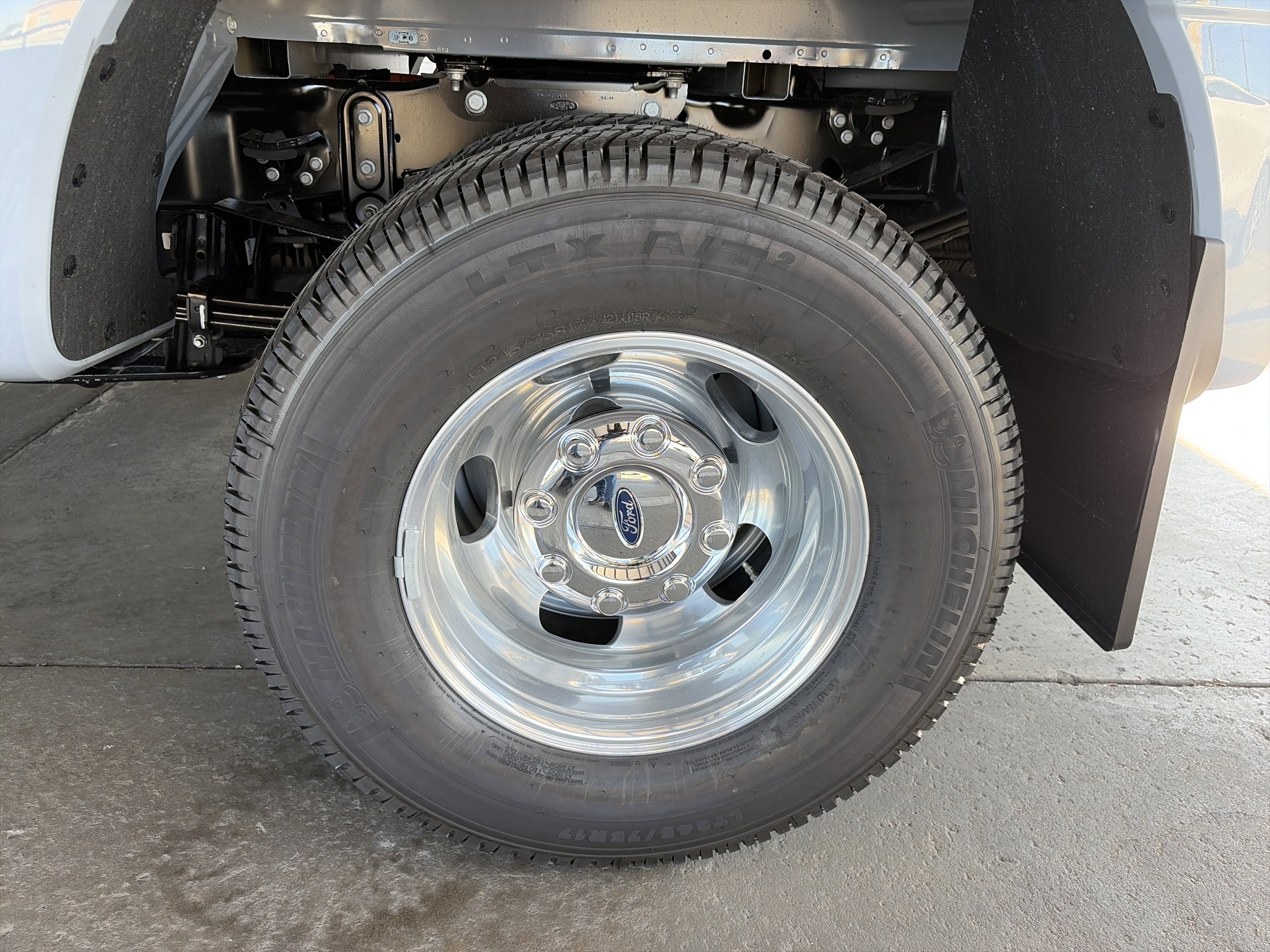 2026 Ford Super Duty F-350 DRW LARIAT