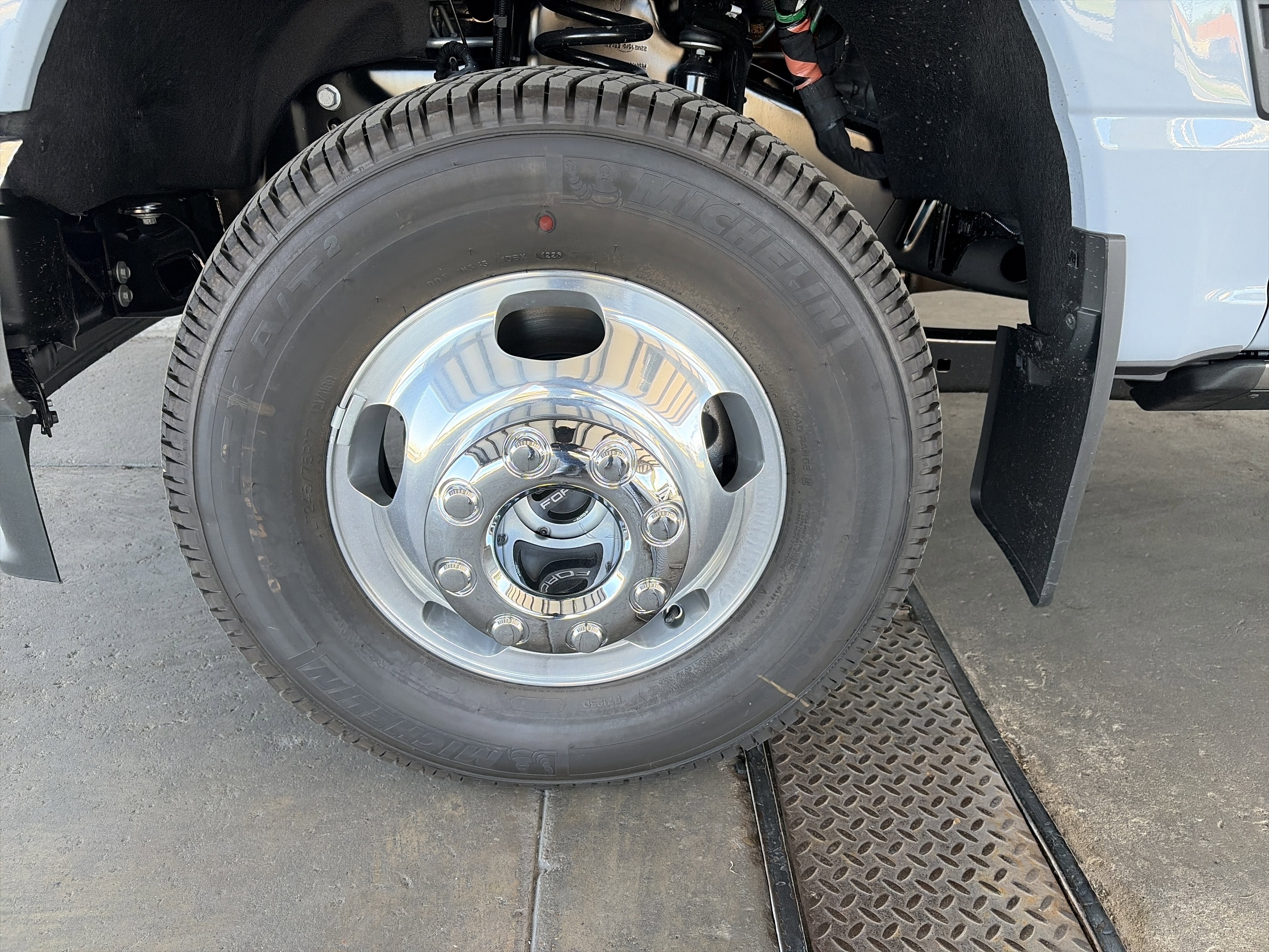 2026 Ford Super Duty F-350 DRW LARIAT
