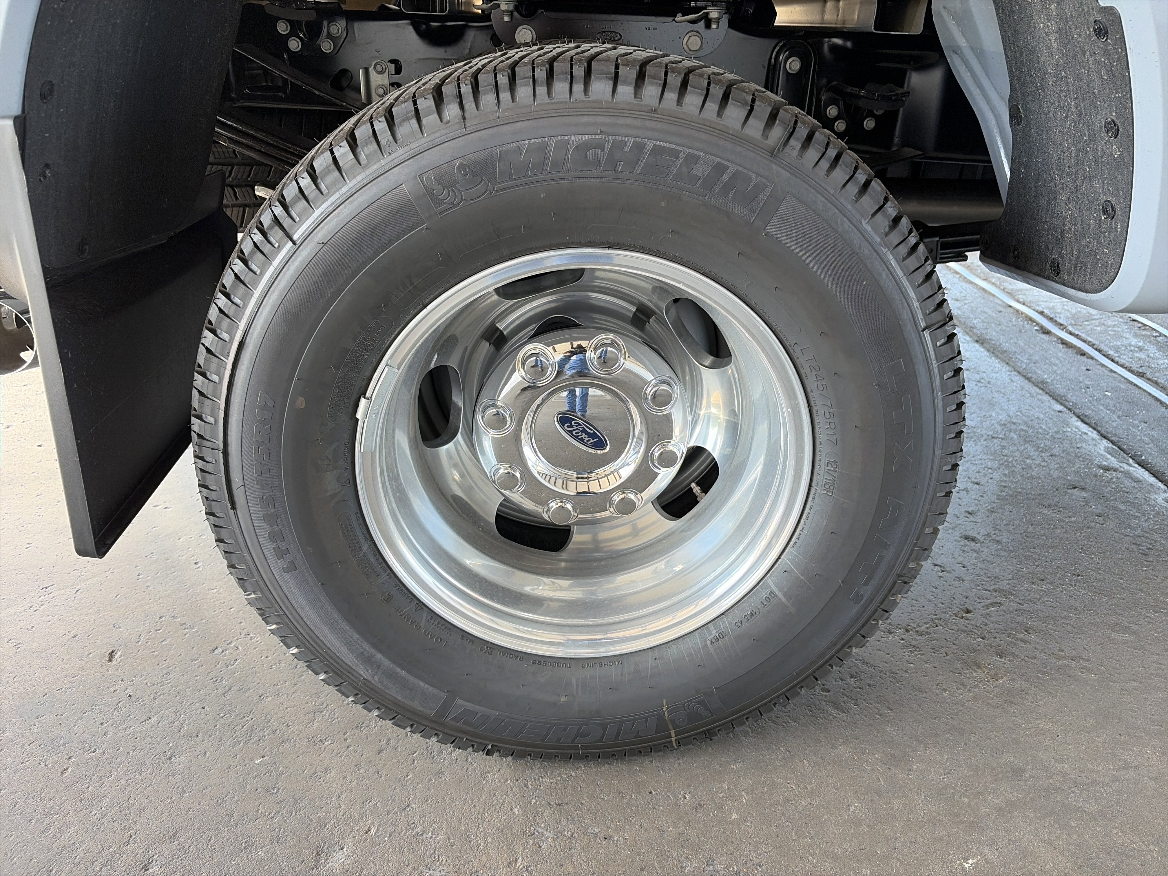 2026 Ford Super Duty F-350 DRW LARIAT