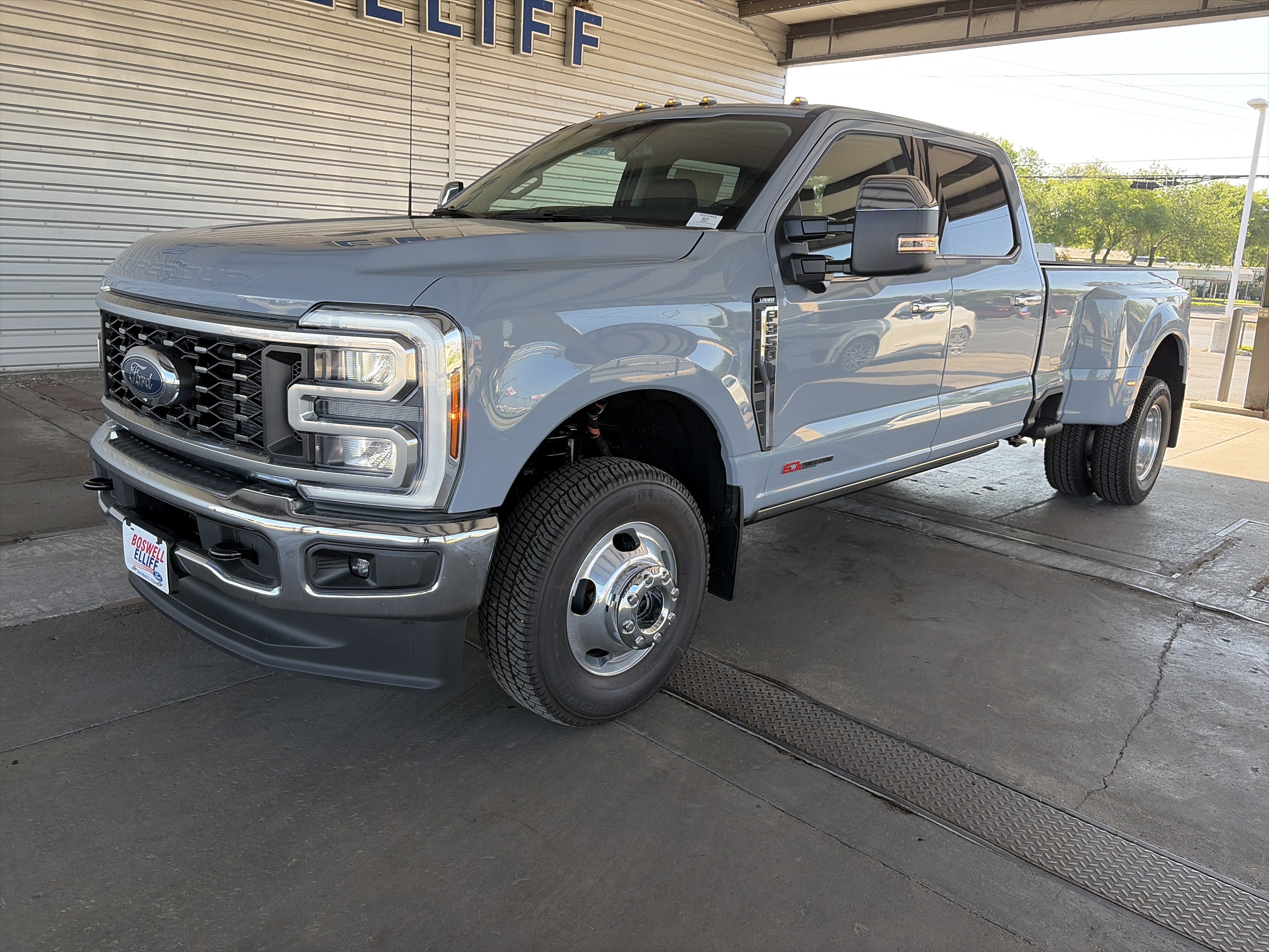2026 Ford Super Duty F-350 DRW LARIAT