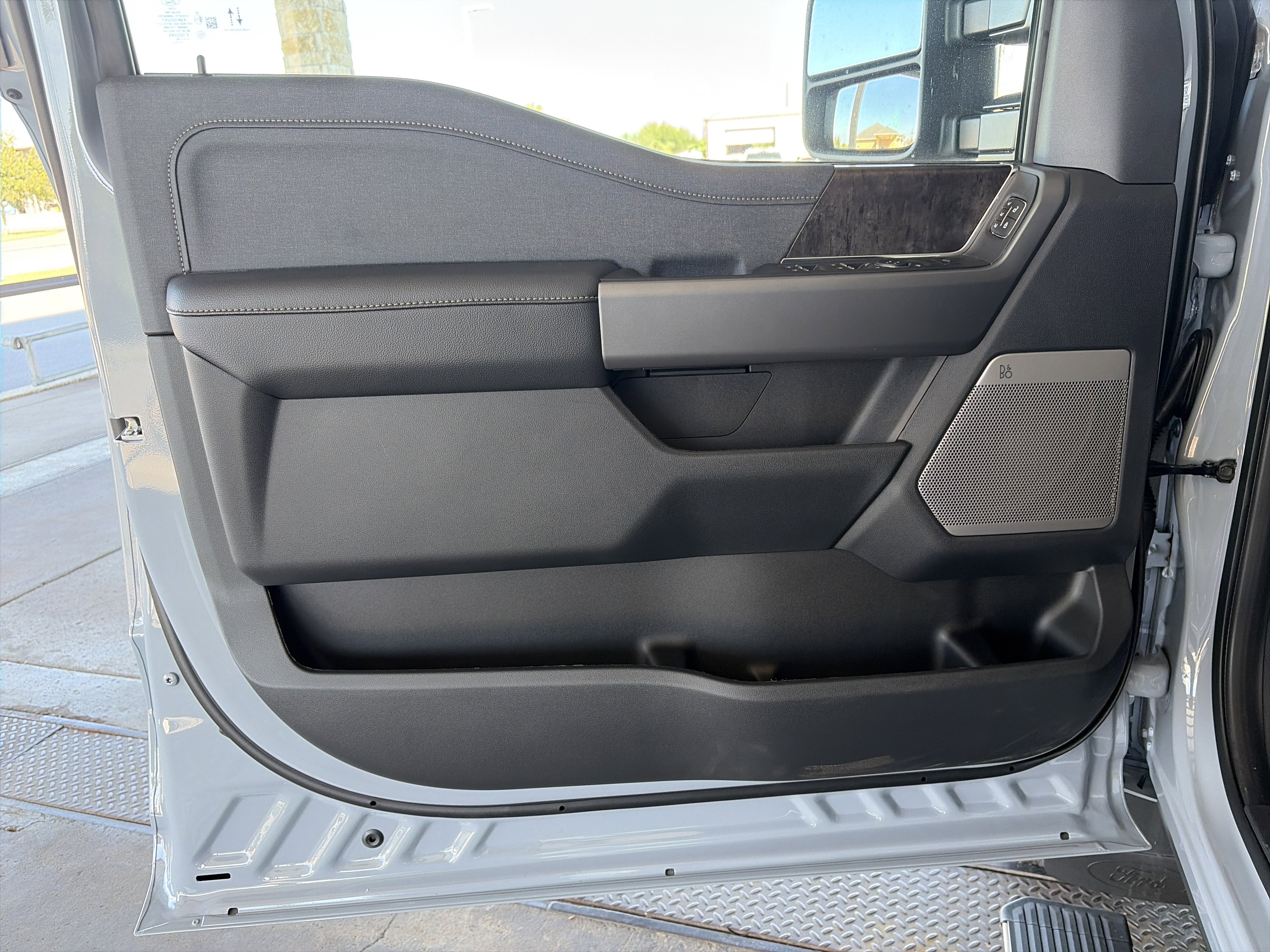2026 Ford Super Duty F-350 DRW LARIAT