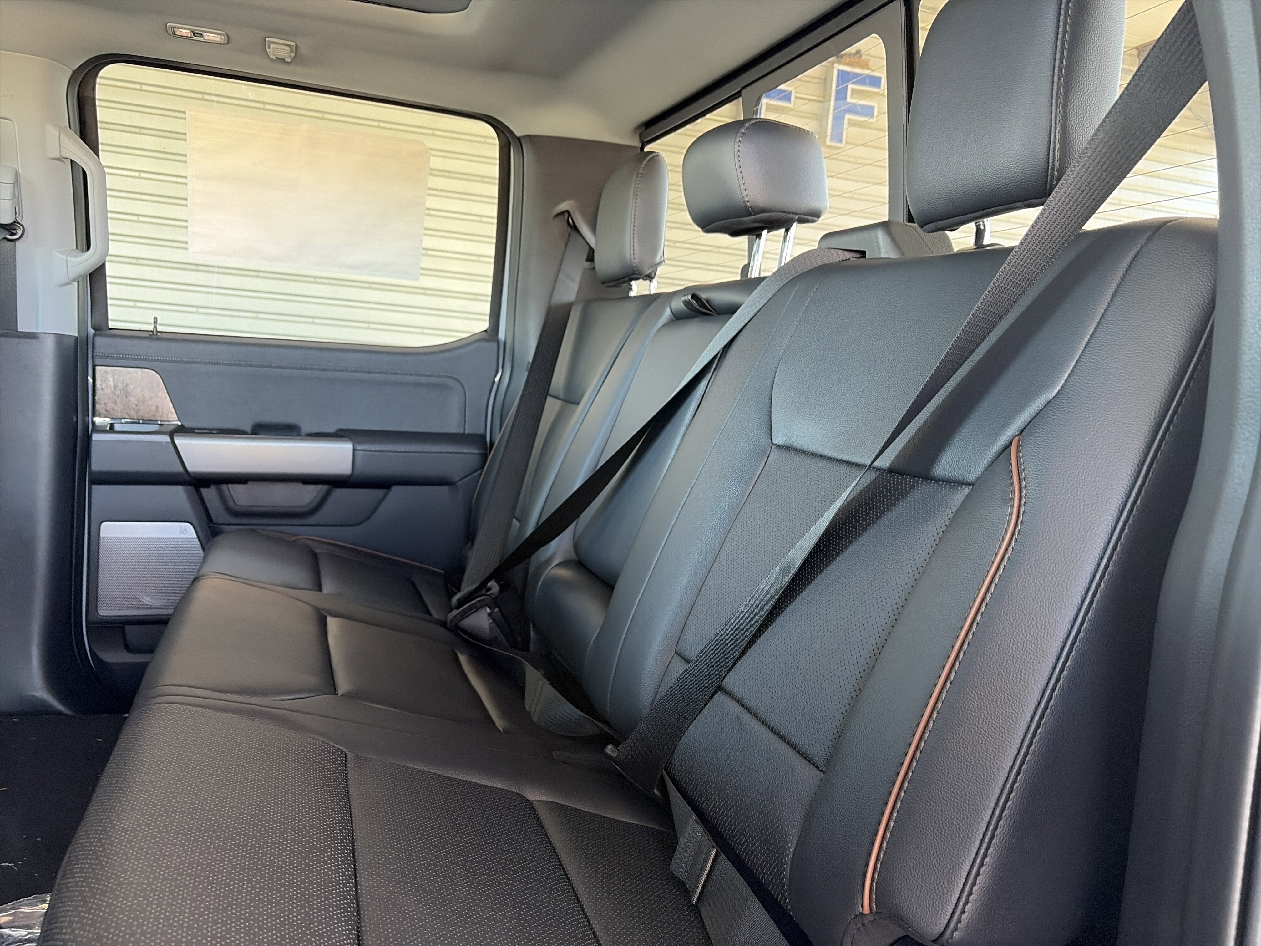 2026 Ford Super Duty F-350 DRW LARIAT