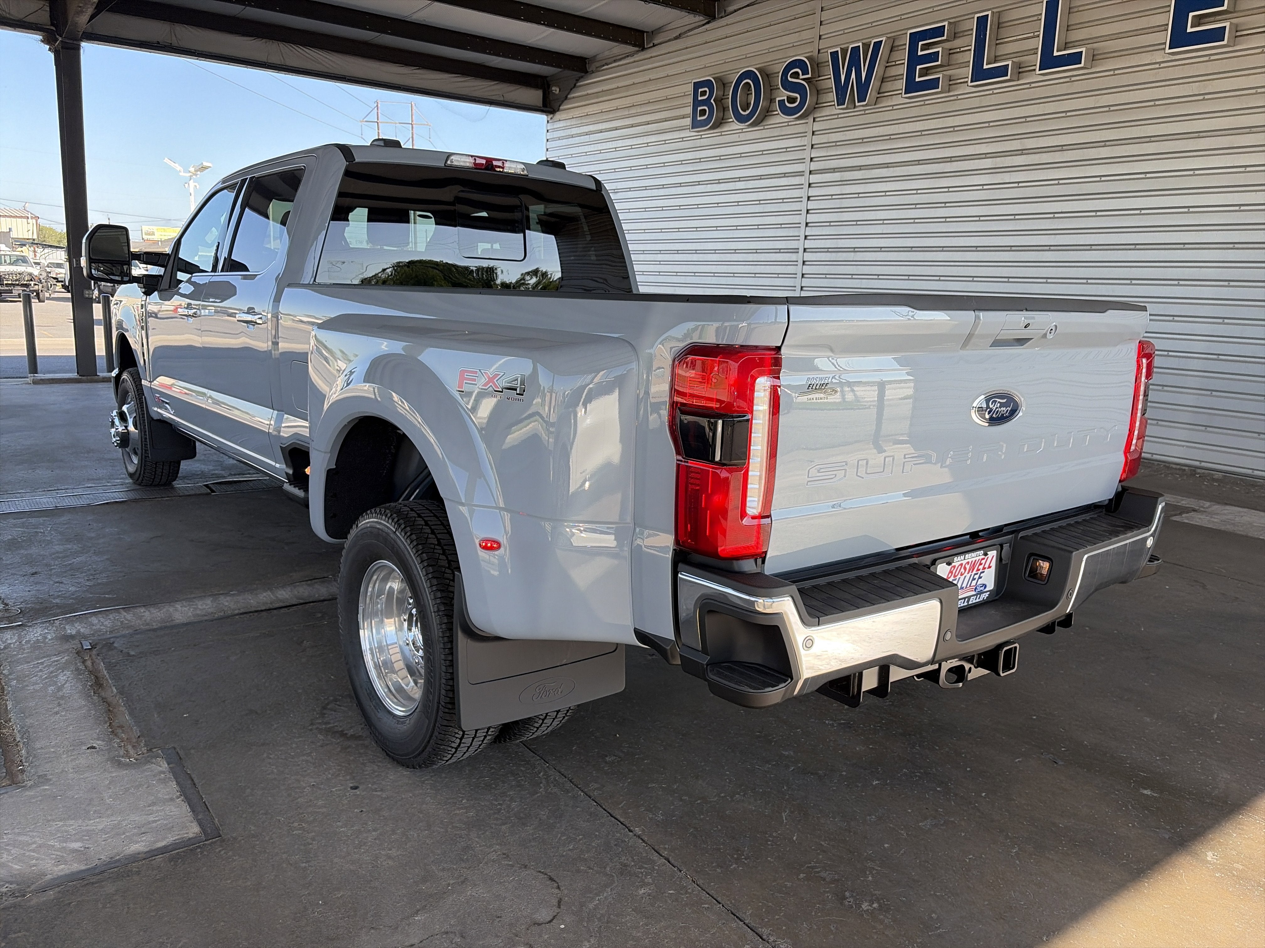 2026 Ford Super Duty F-350 DRW LARIAT