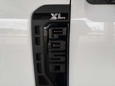 2027 Ford Super Duty F-350 DRW XL