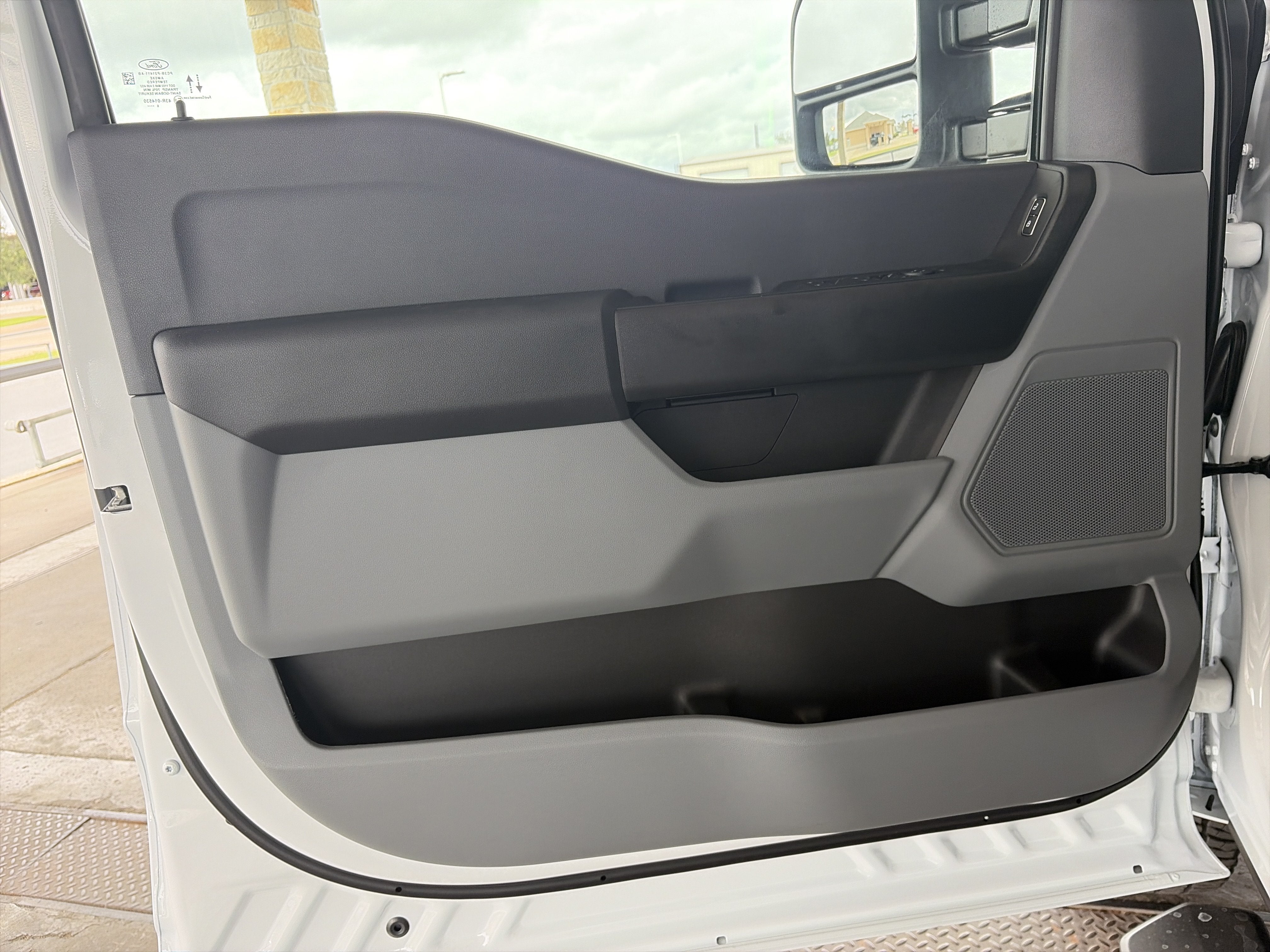 2027 Ford Super Duty F-350 DRW XL
