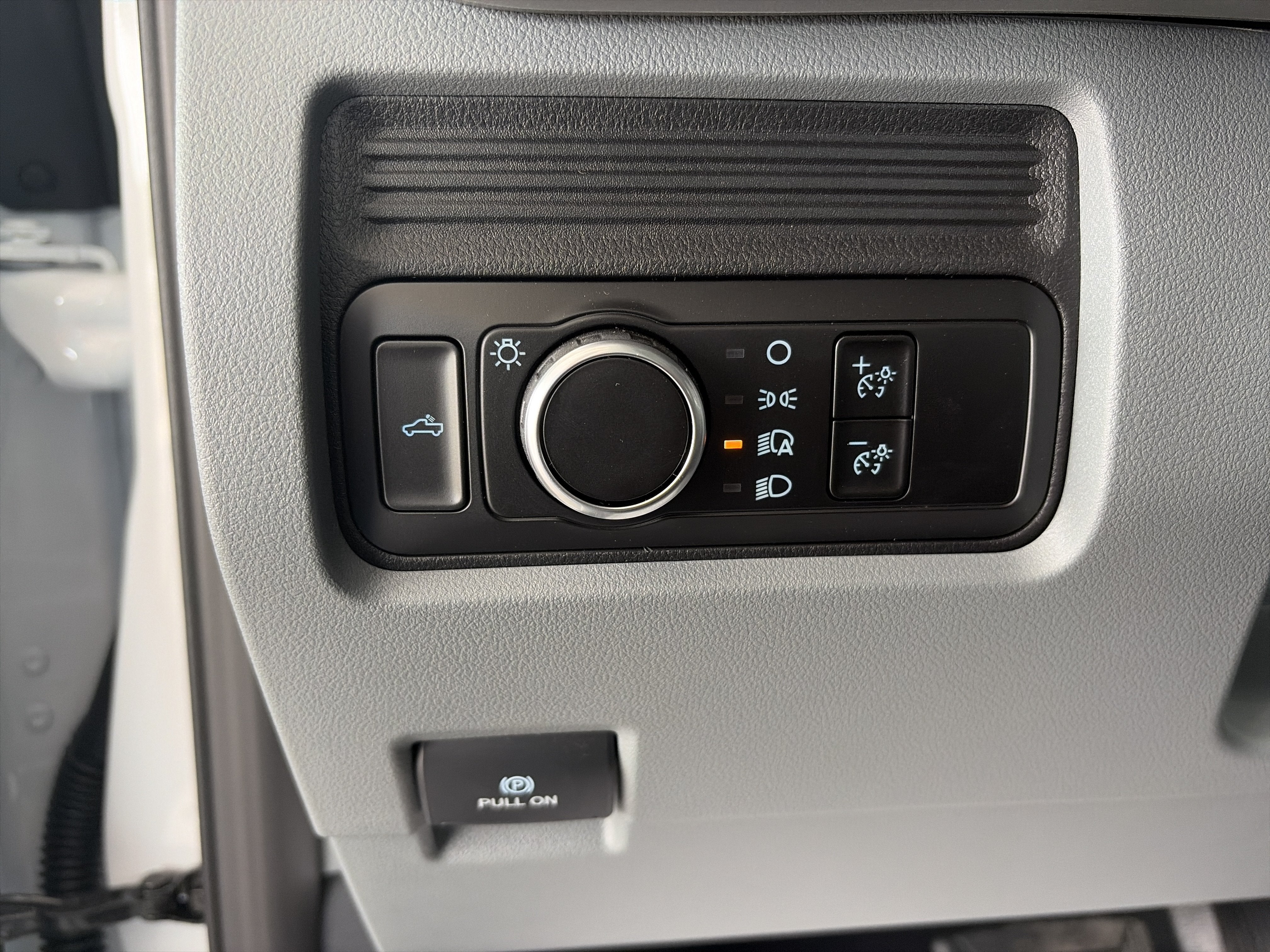 2027 Ford Super Duty F-350 DRW XL