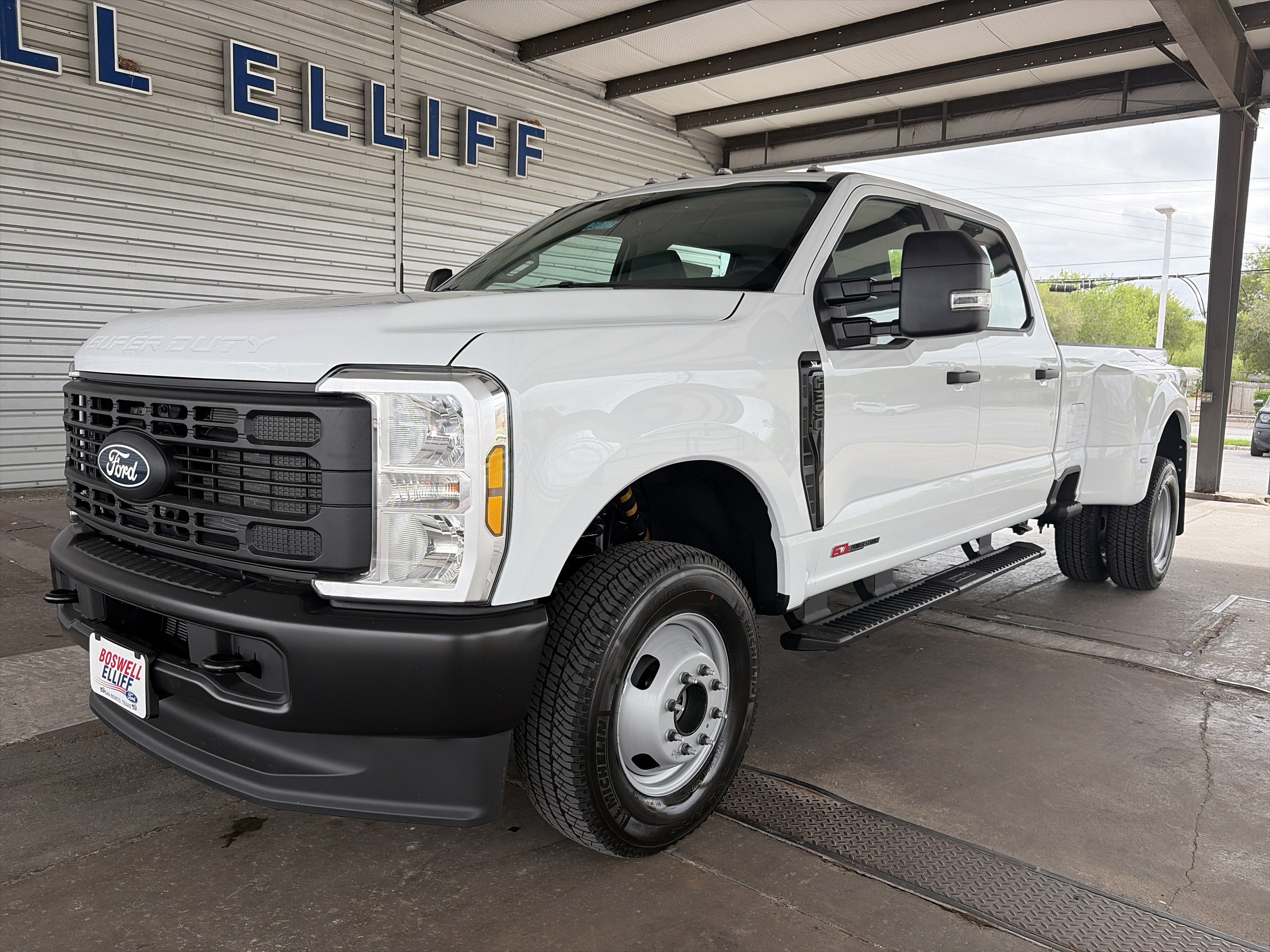 2027 Ford Super Duty F-350 DRW XL