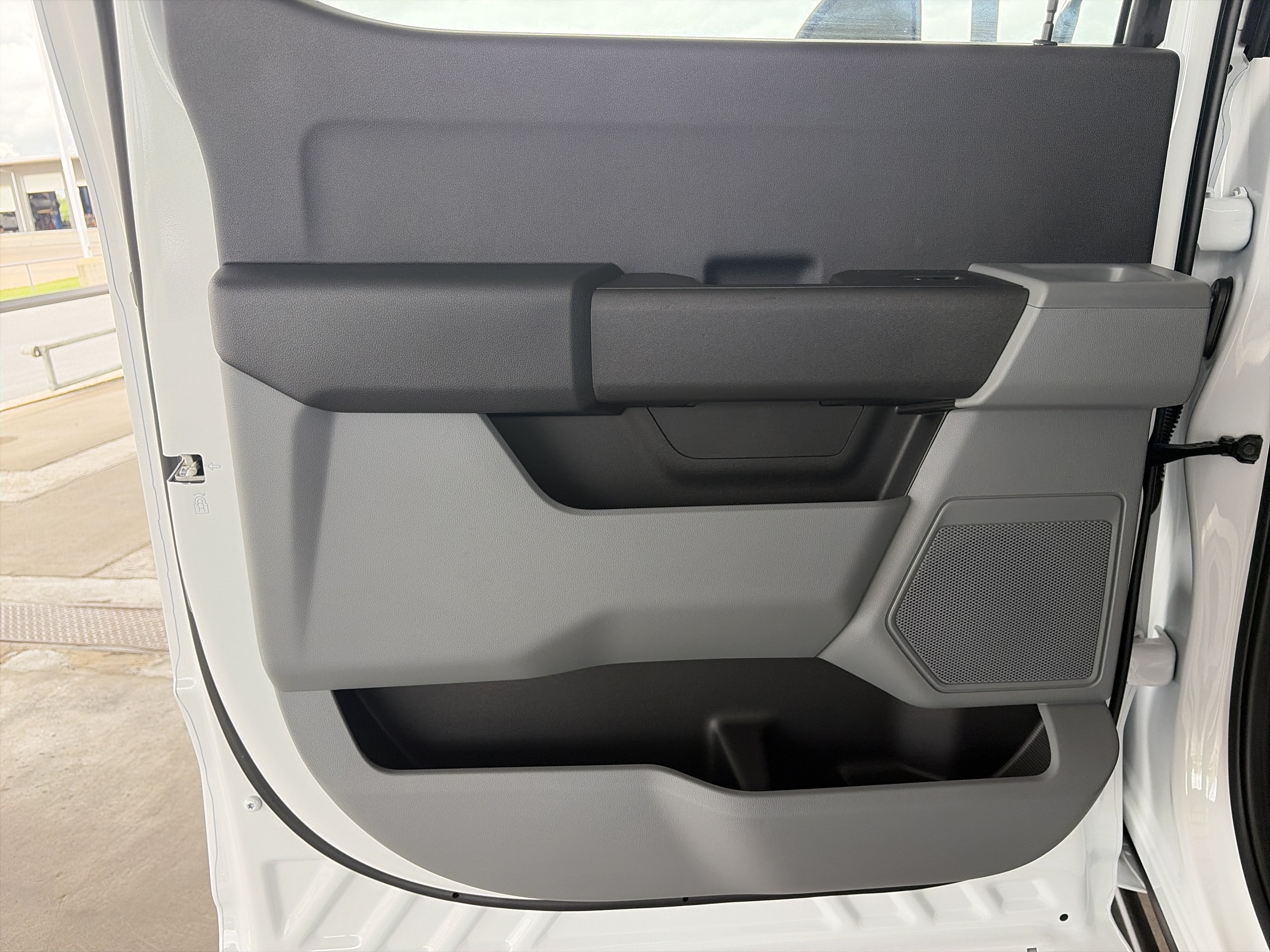 2027 Ford Super Duty F-350 DRW XL