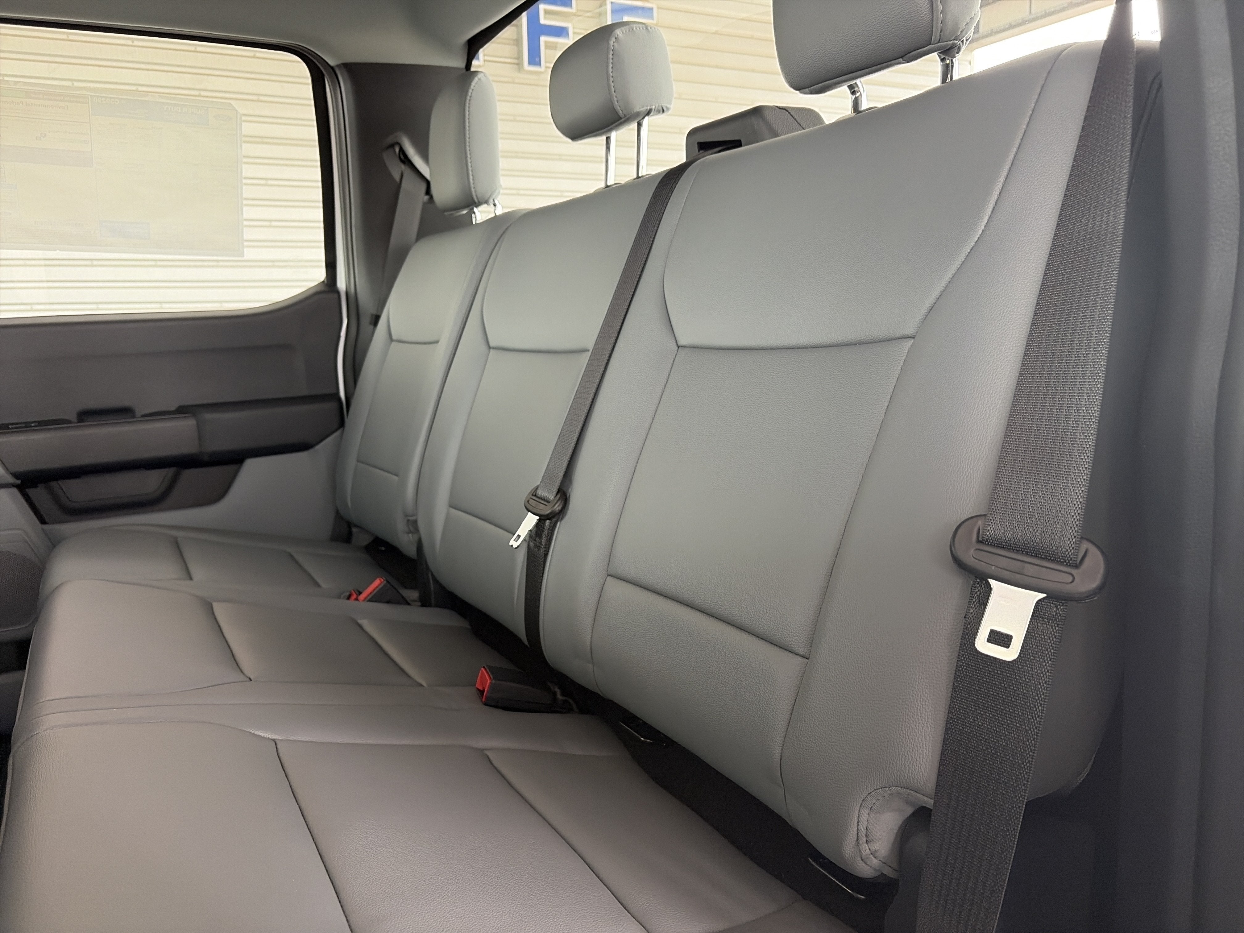 2027 Ford Super Duty F-350 DRW XL