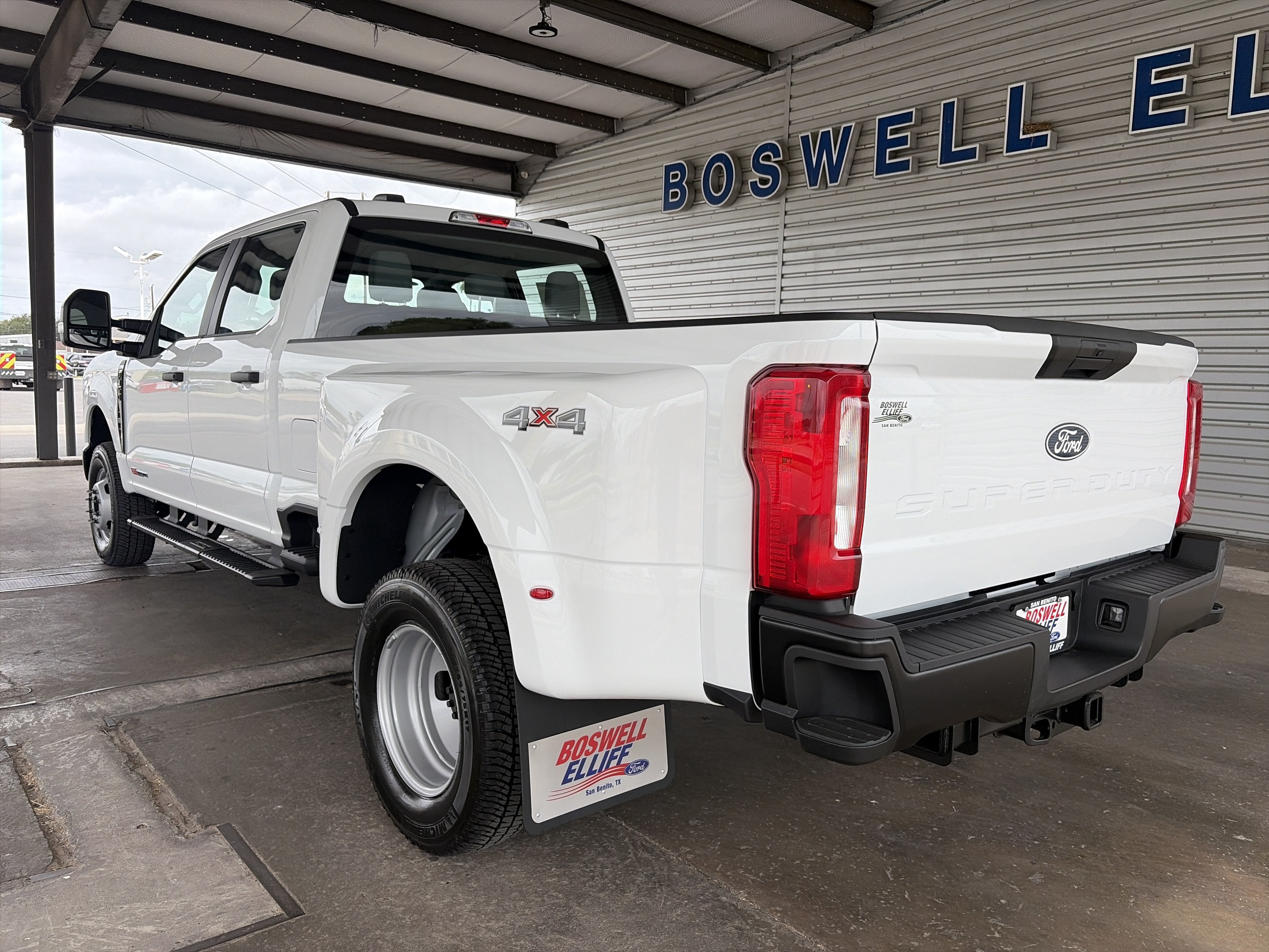 2027 Ford Super Duty F-350 DRW XL
