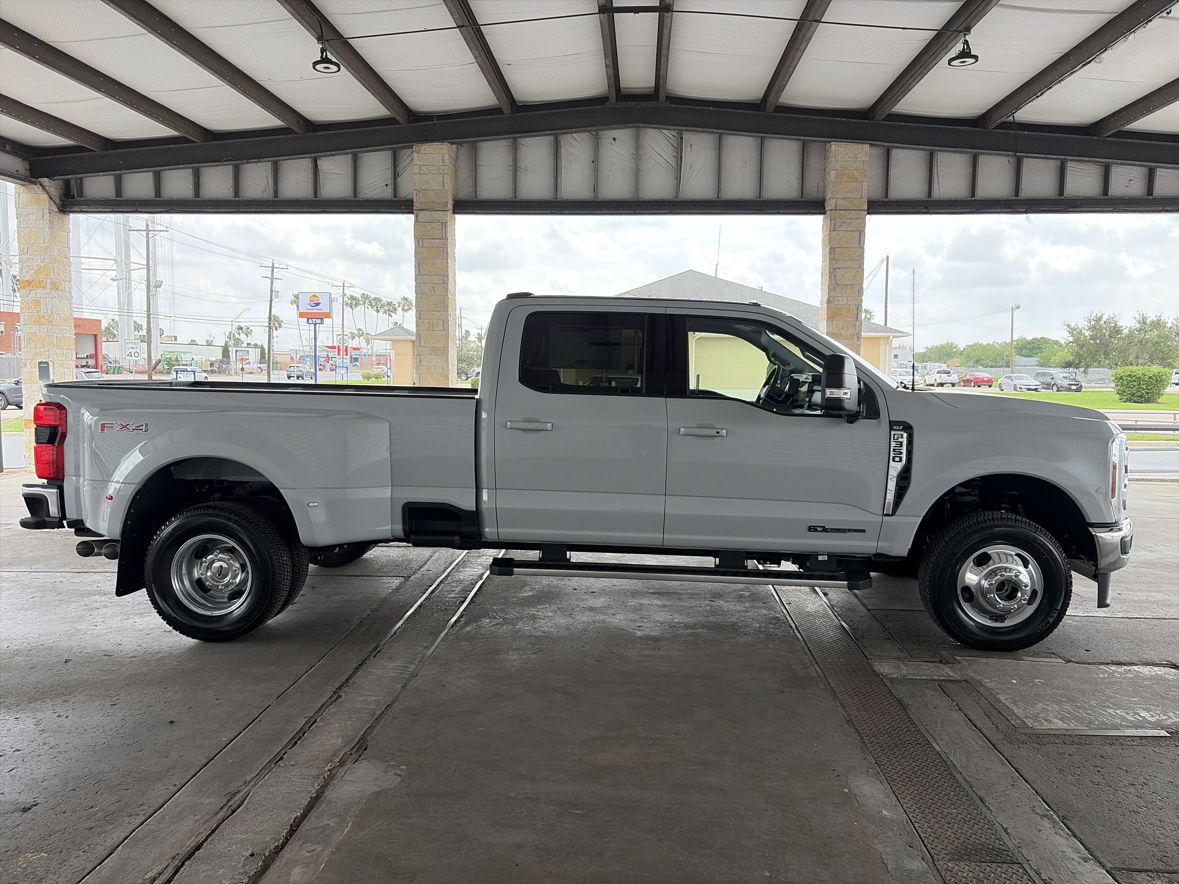 2026 Ford Super Duty F-350 DRW XLT