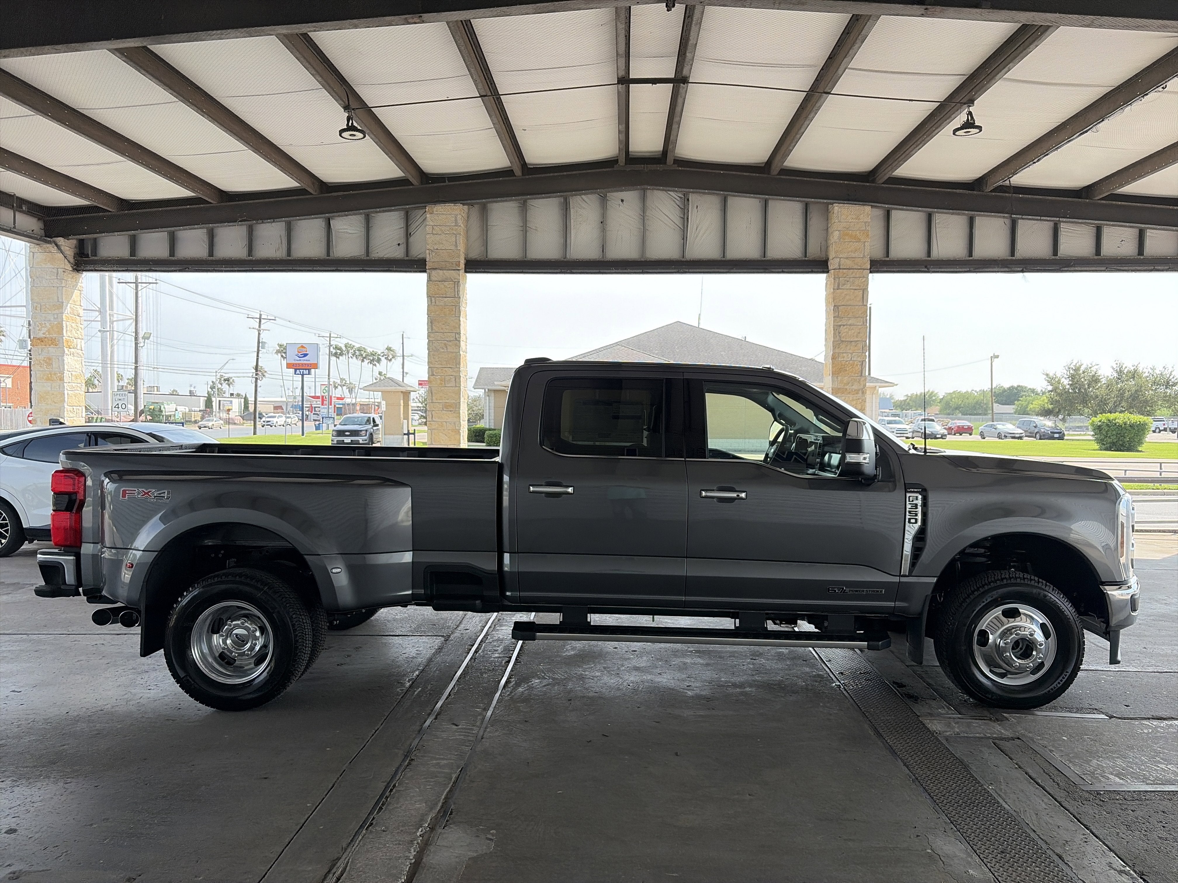 2026 Ford Super Duty F-350 DRW F-350® Lariat®