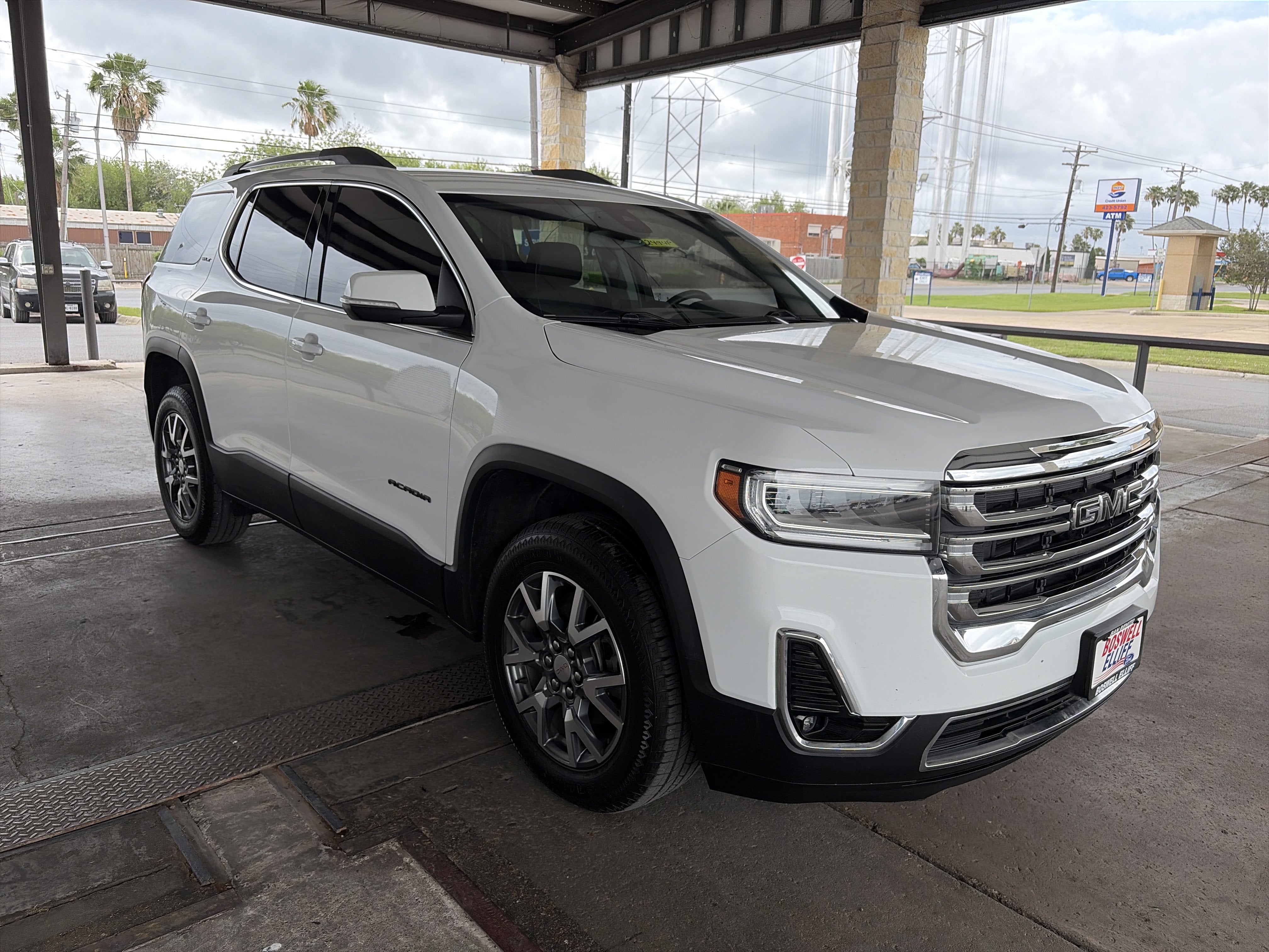 2023 GMC Acadia SLT