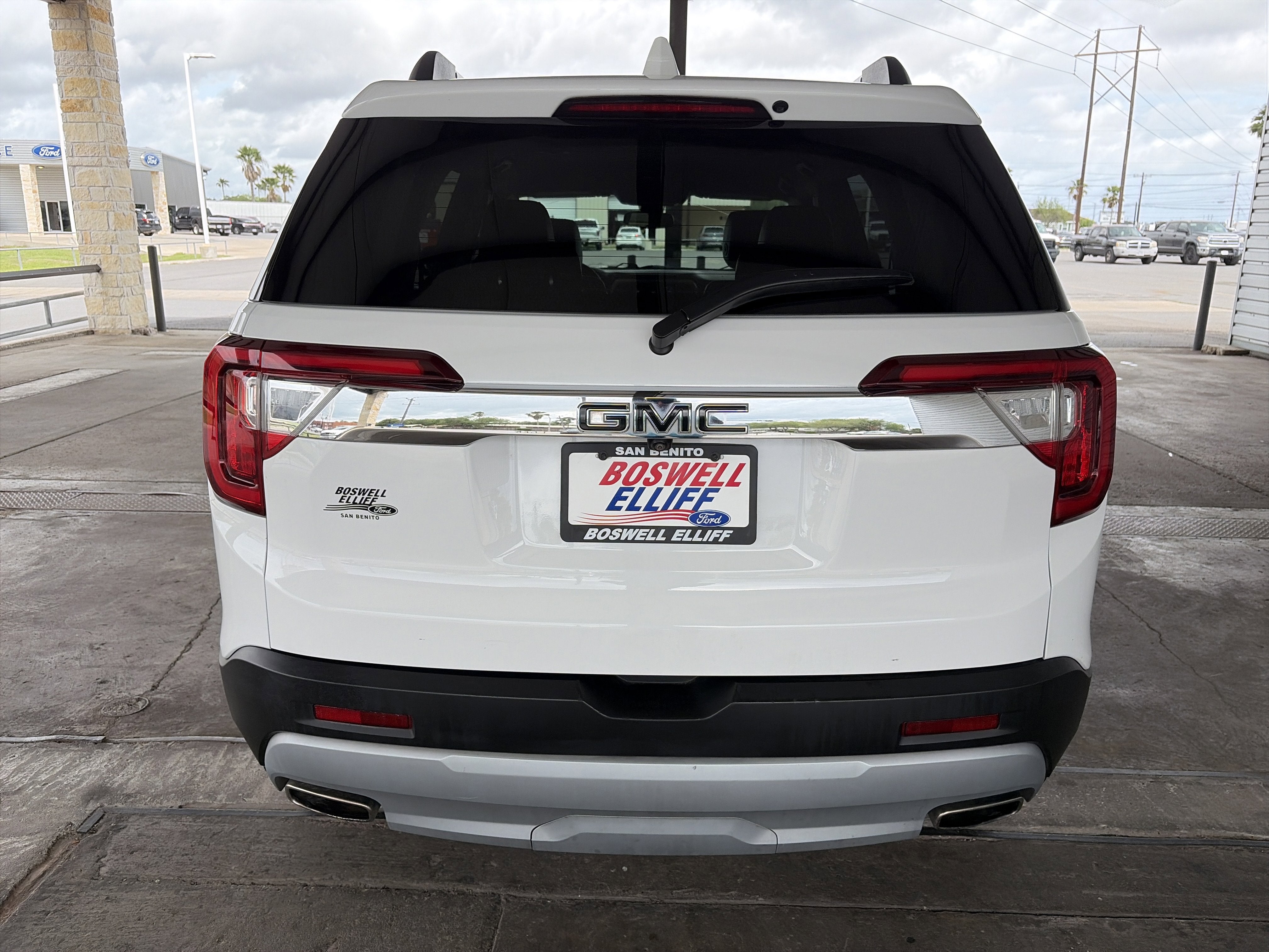 2023 GMC Acadia SLT