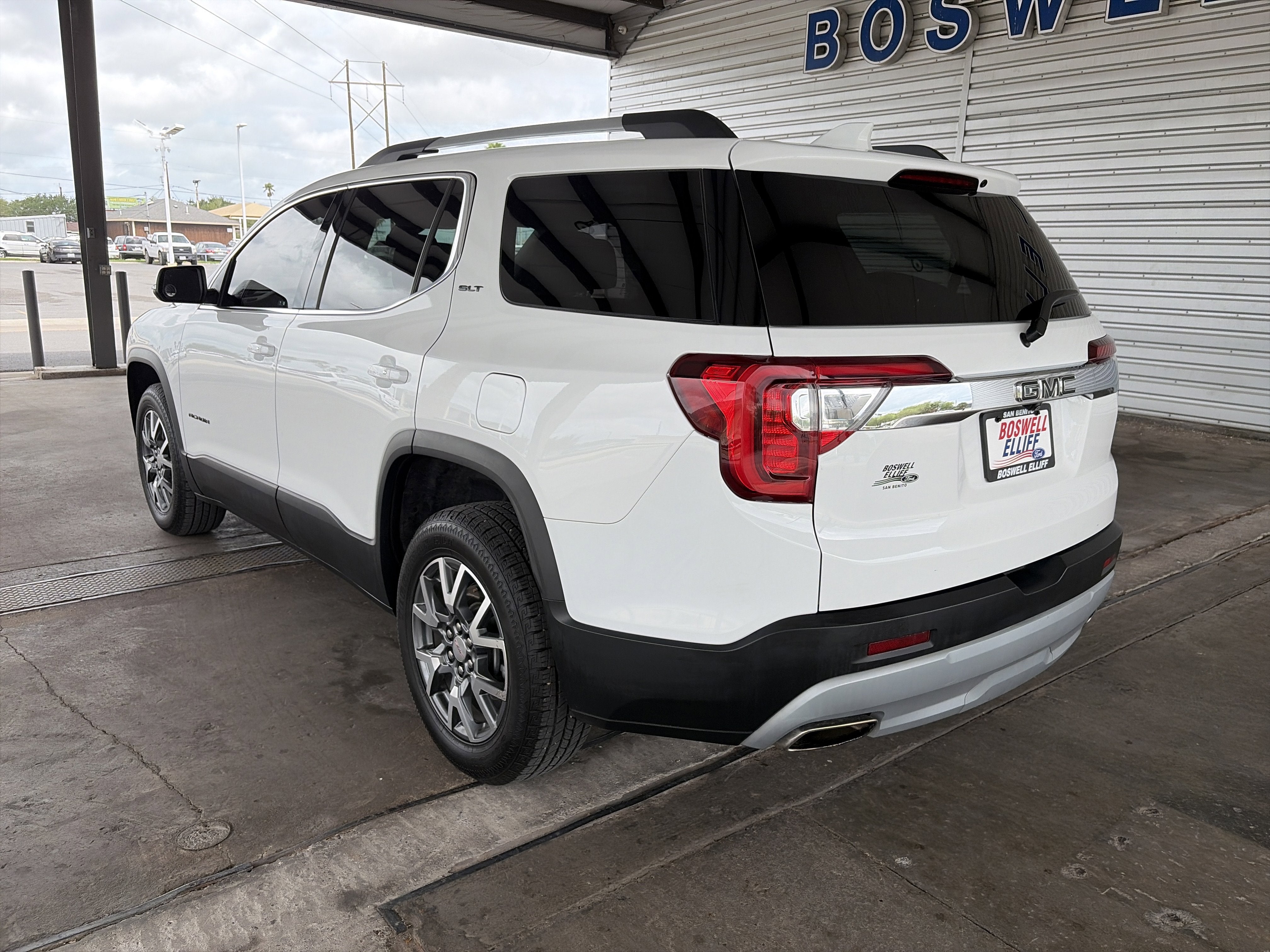 2023 GMC Acadia SLT