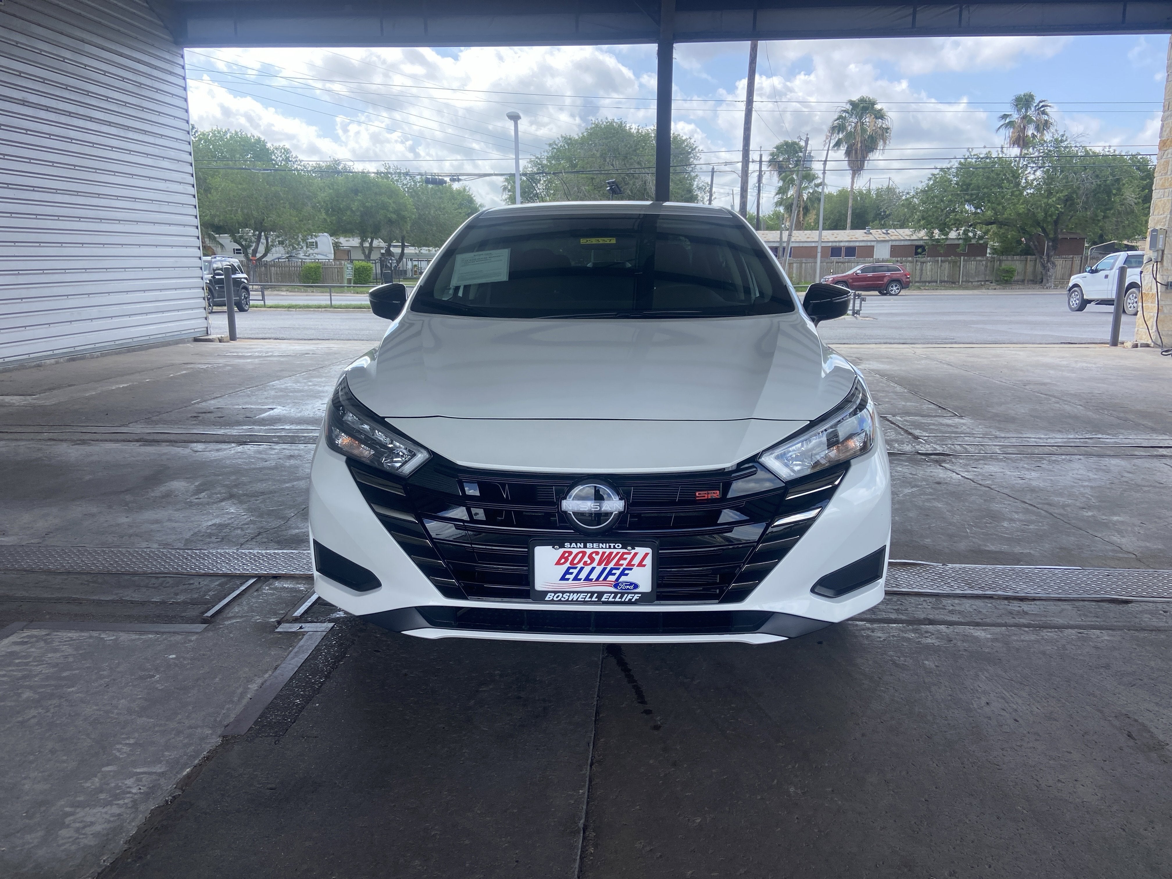 2025 Nissan Versa SR