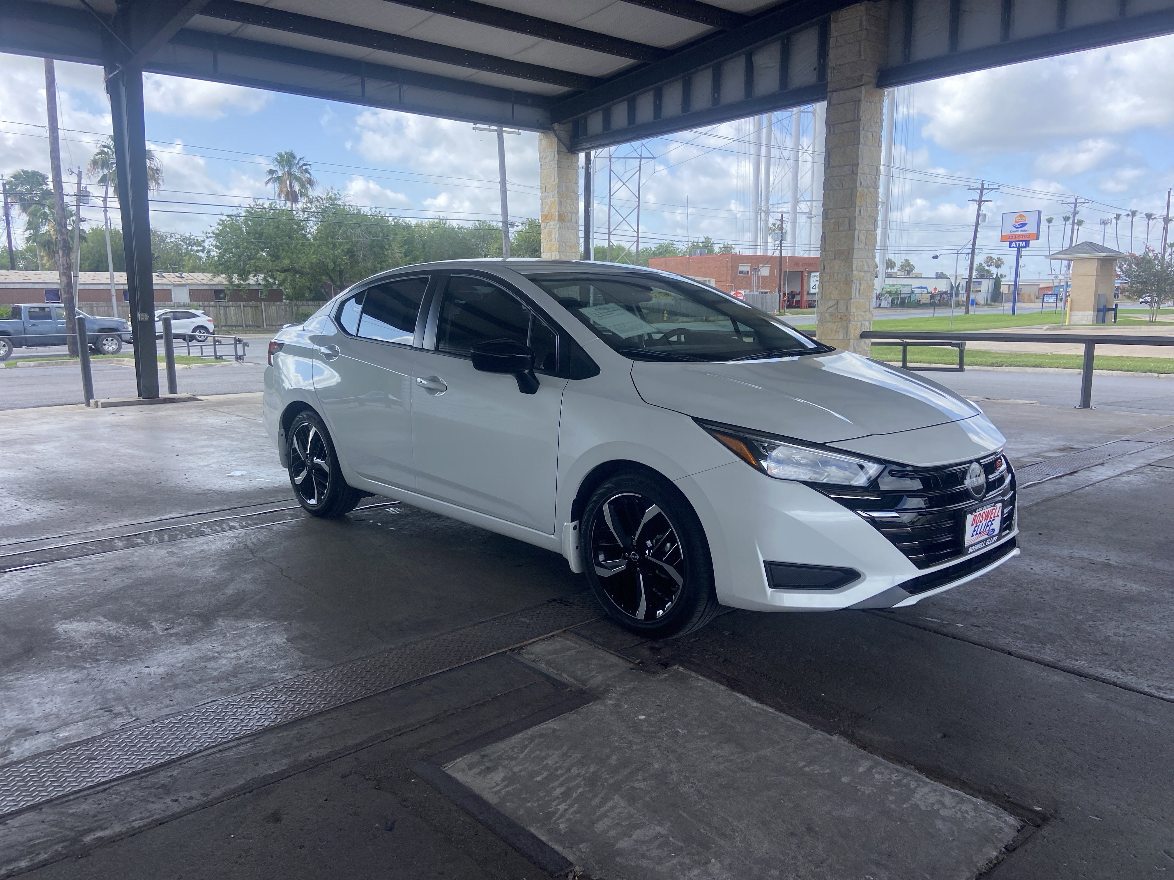 2025 Nissan Versa SR