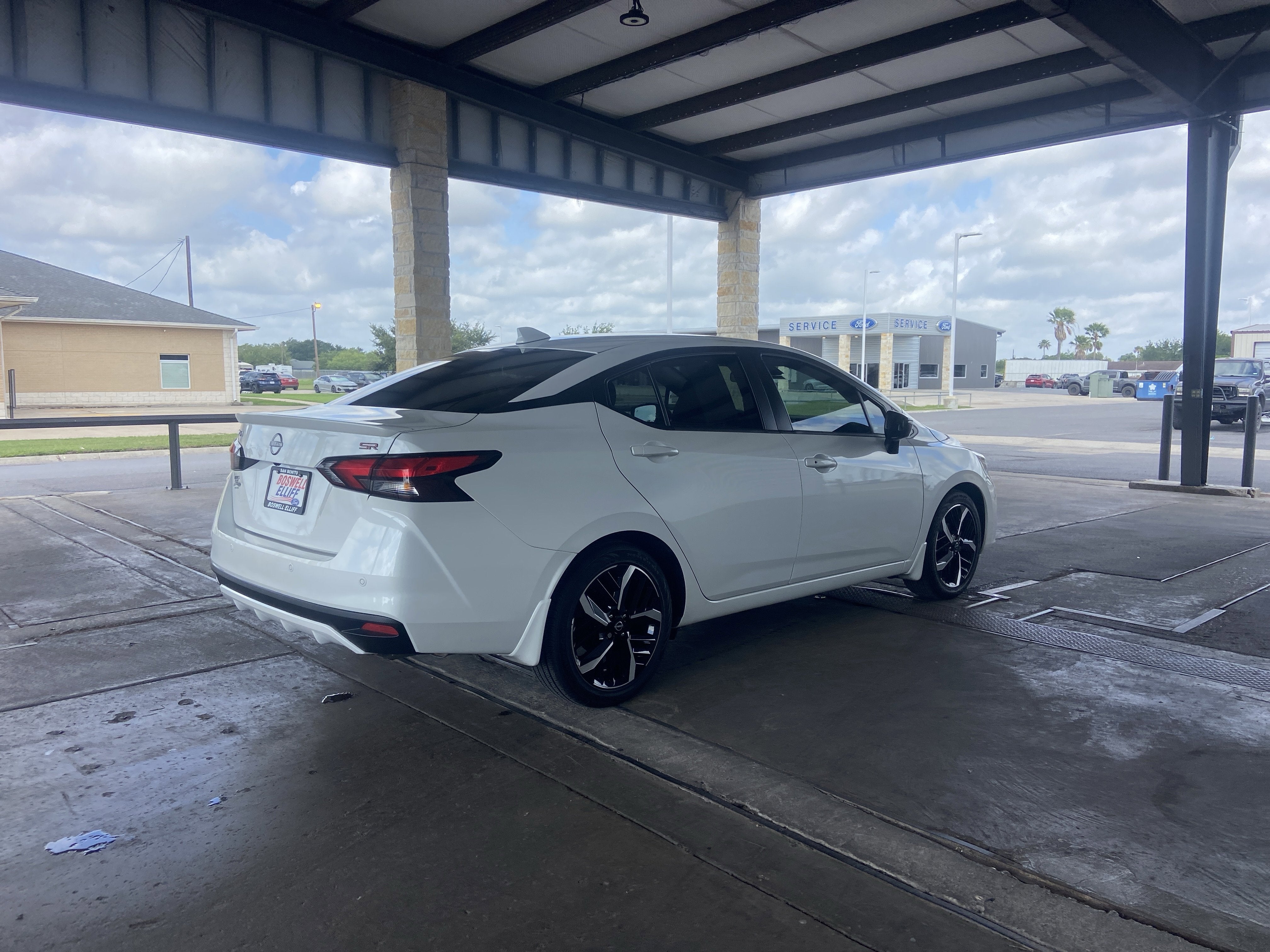2025 Nissan Versa SR