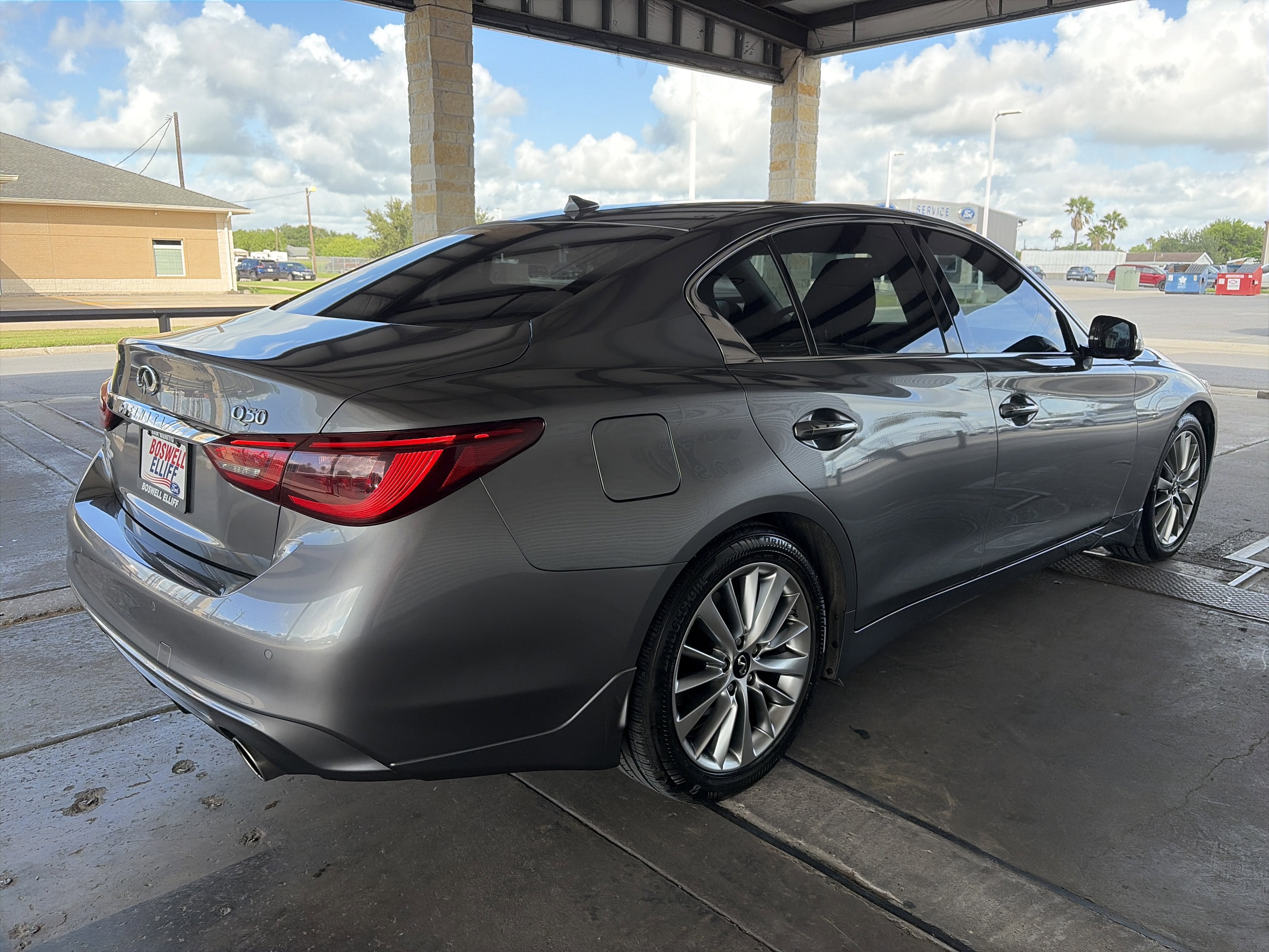 2023 INFINITI Q50 LUXE